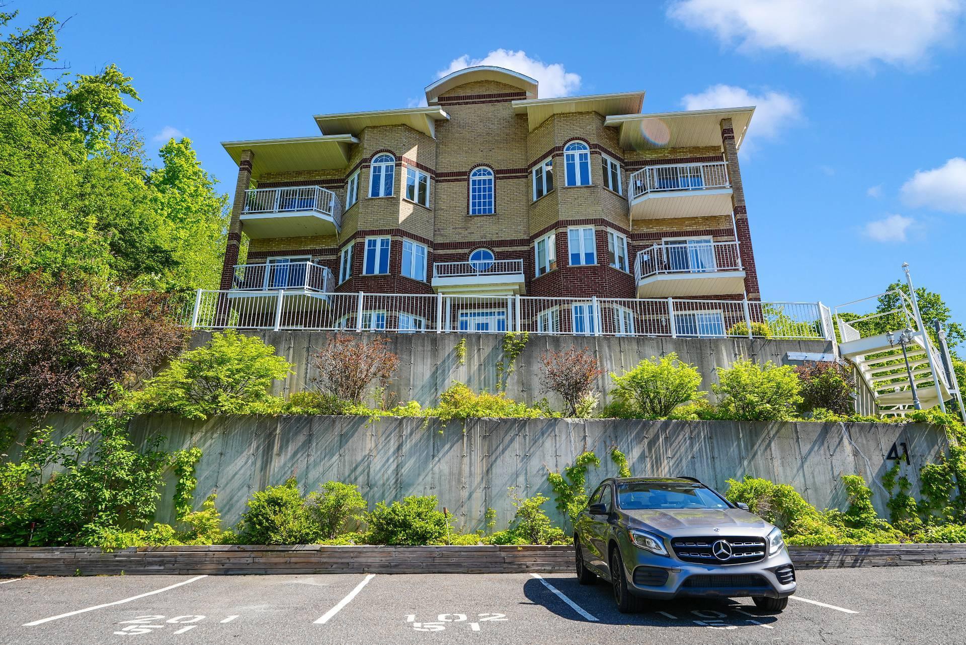 









41


Rue de Bonaventure

, 201,
Bromont,




QC
J2L2L5

