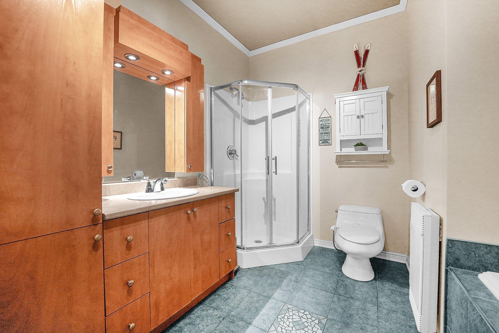 









41


Rue de Bonaventure

, 201,
Bromont,




QC
J2L2L5

