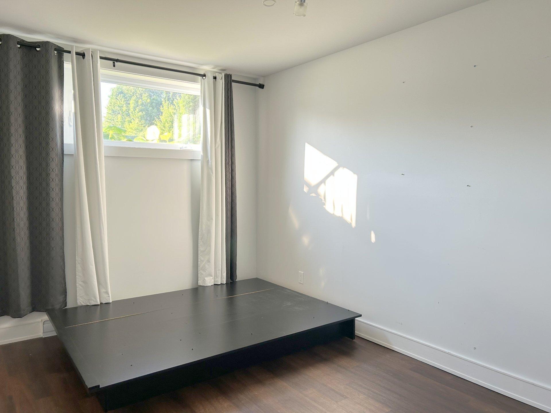 









6292


Rue Florent

,
Sherbrooke (Brompton/Rock Forest/Saint-Élie/Deauville),




QC
J1N4A8

