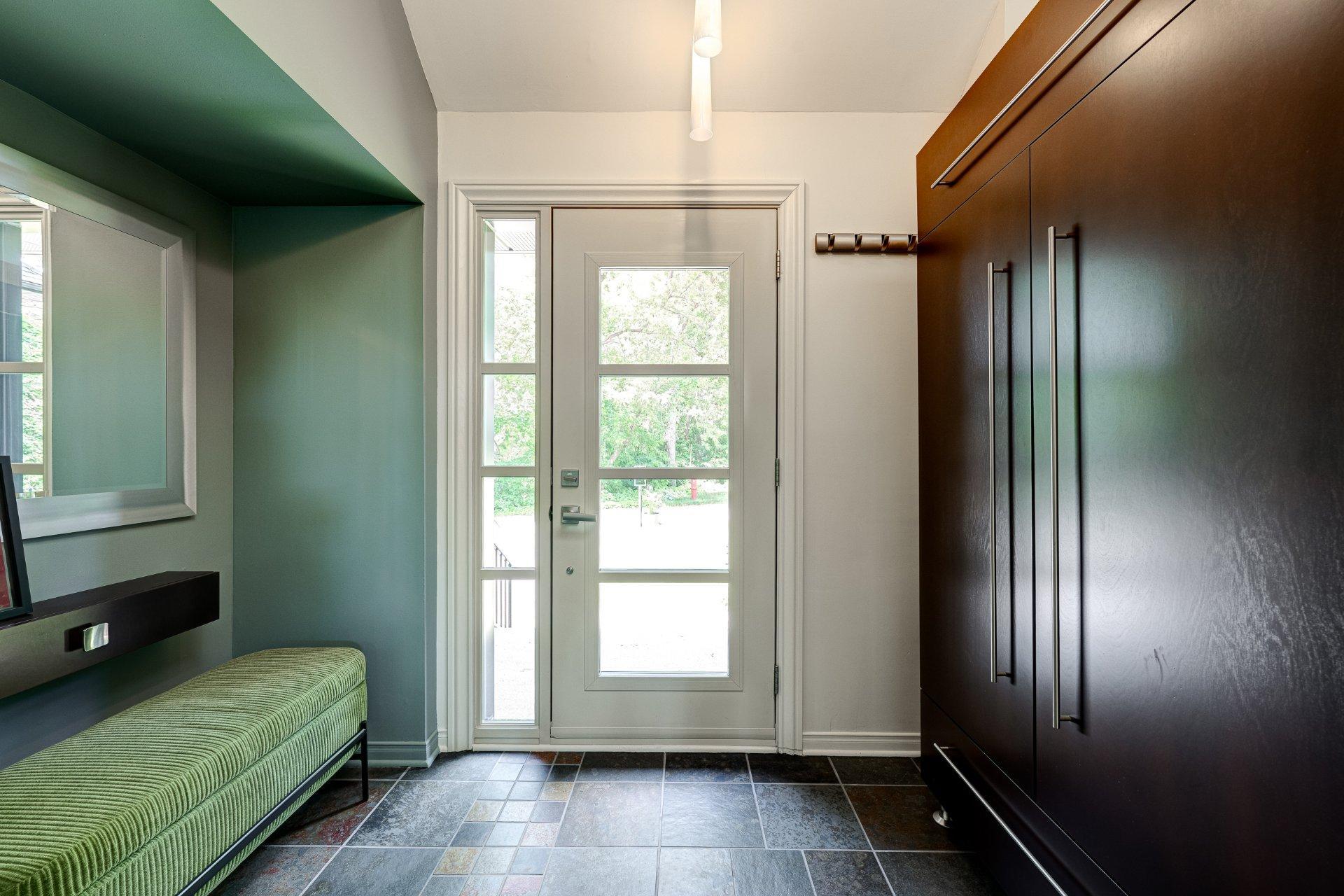 









2712


Rue Luc

,
Terrebonne (Lachenaie),




QC
J6V1A9

