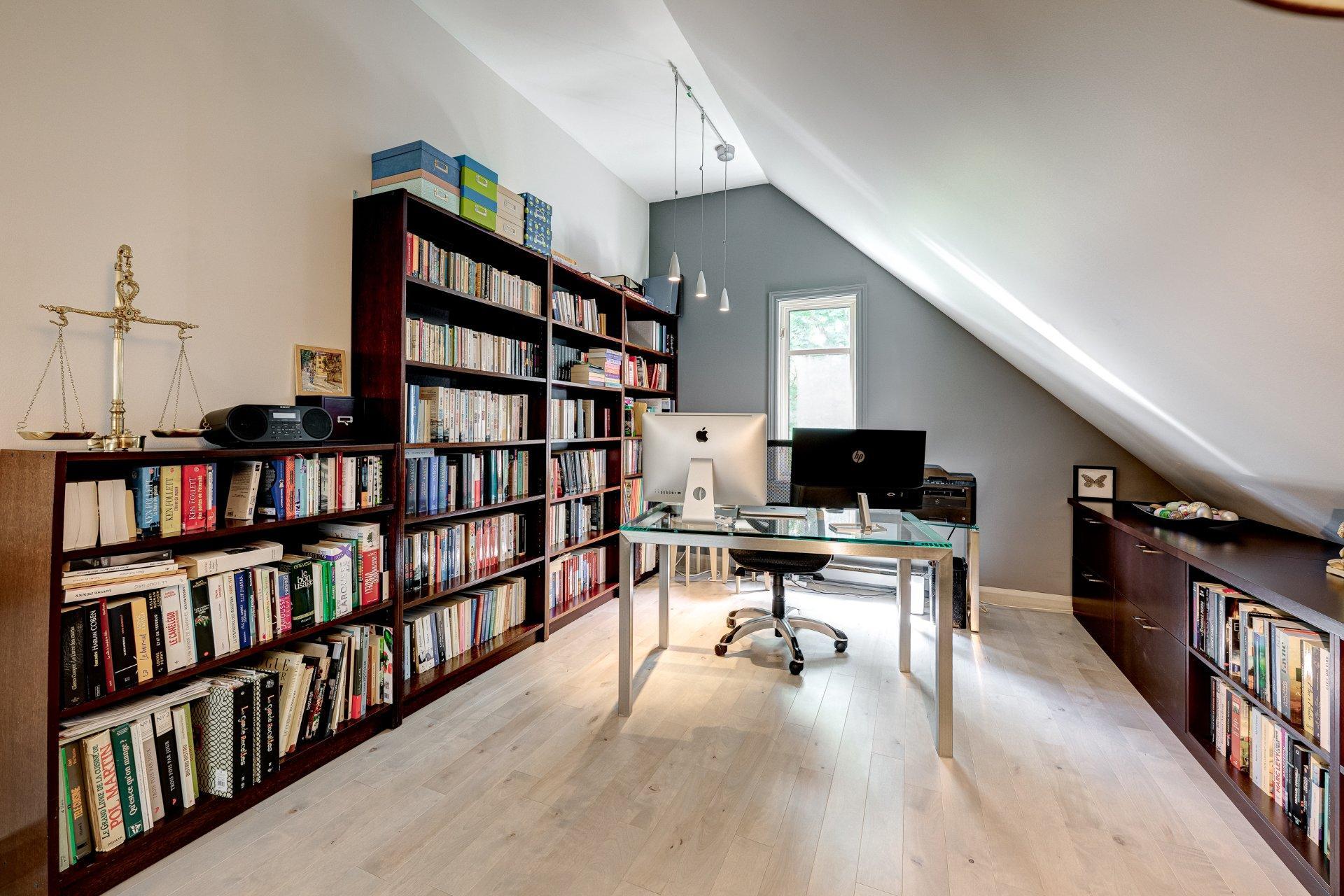 









2712


Rue Luc

,
Terrebonne (Lachenaie),




QC
J6V1A9

