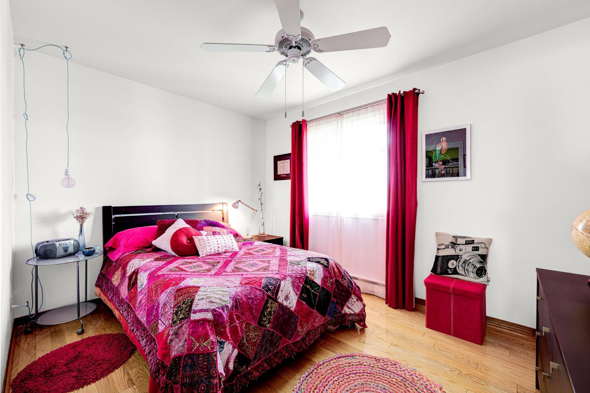 









2712


Rue Luc

,
Terrebonne (Lachenaie),




QC
J6V1A9

