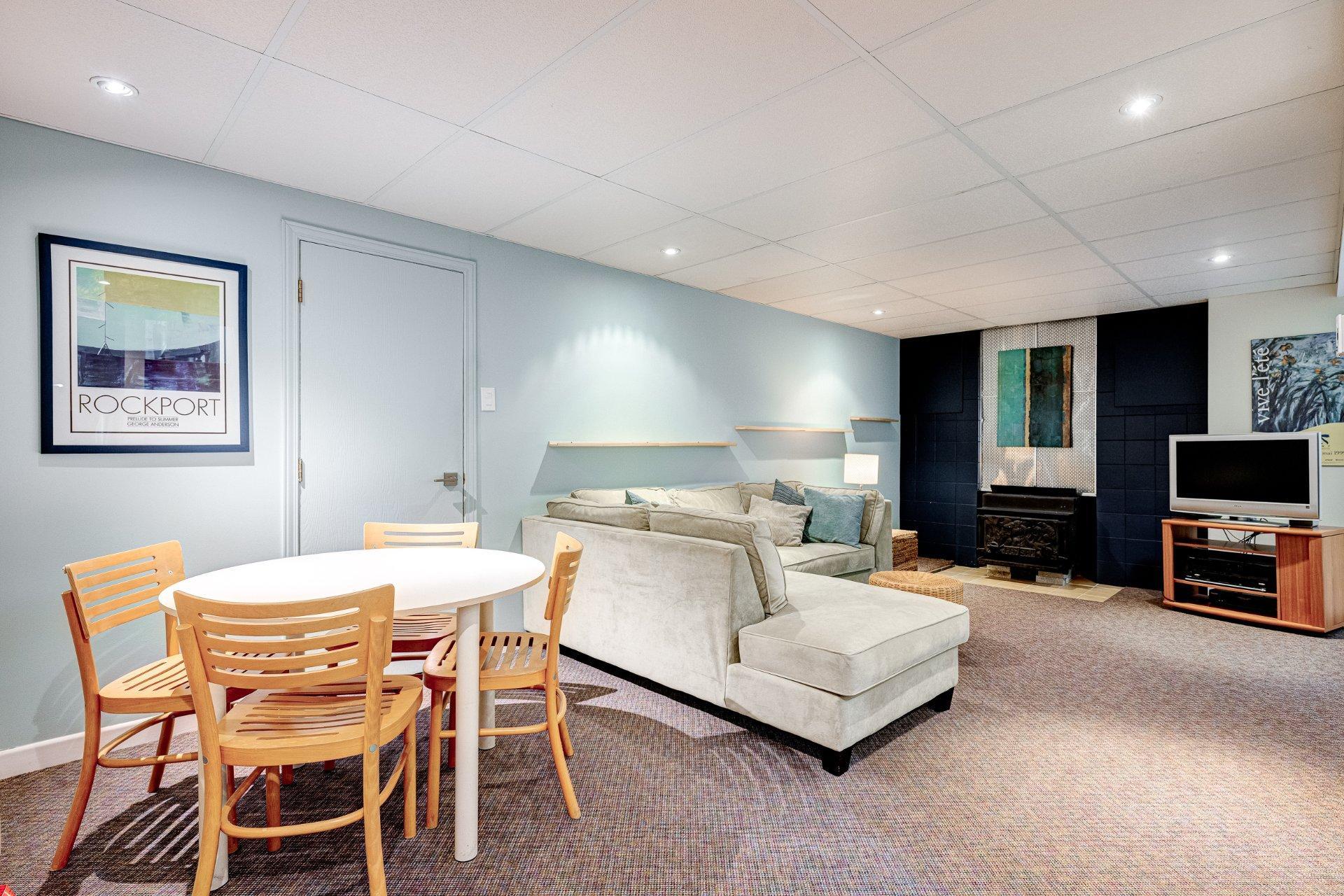 









2712


Rue Luc

,
Terrebonne (Lachenaie),




QC
J6V1A9

