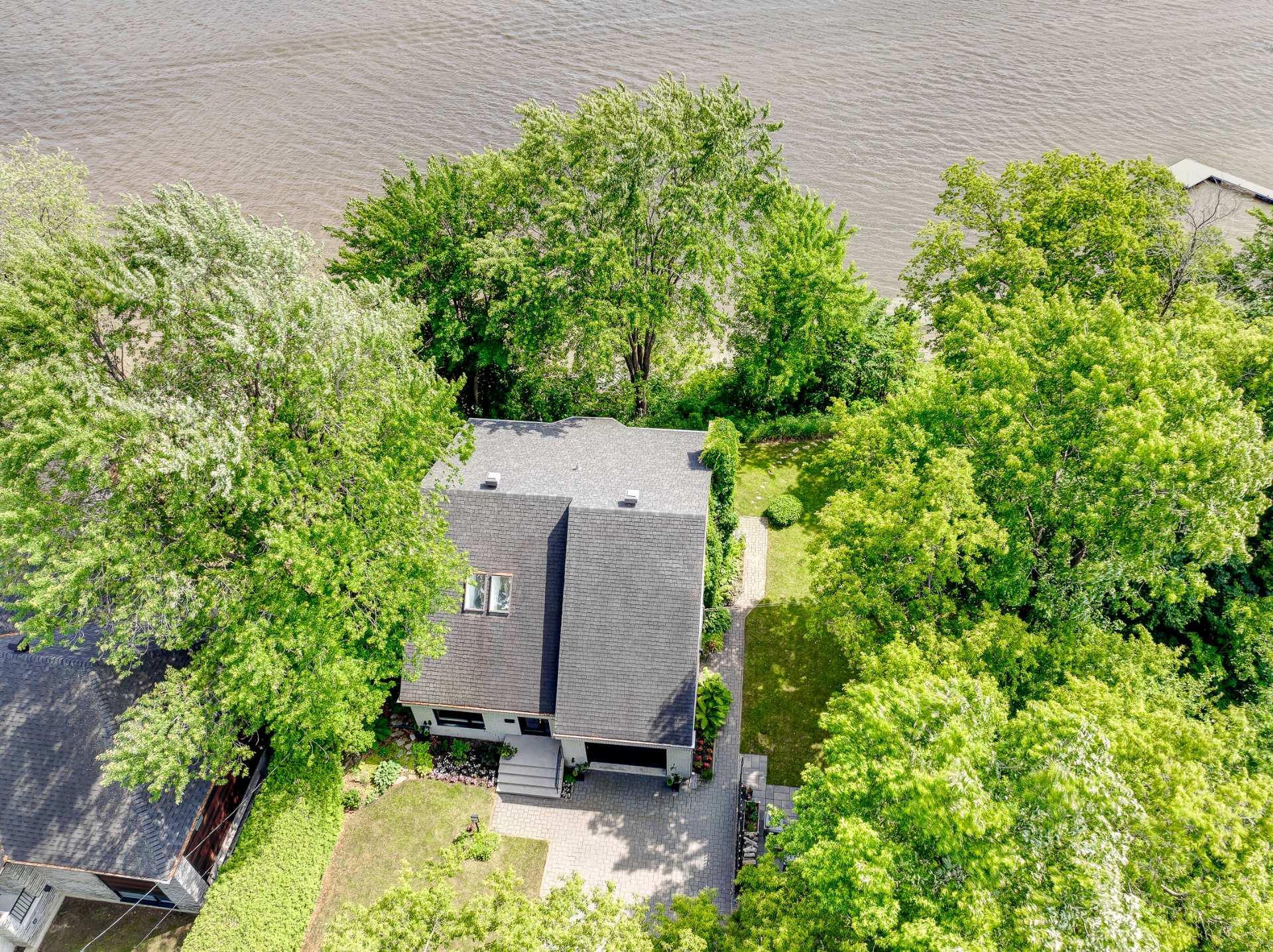 









2712


Rue Luc

,
Terrebonne (Lachenaie),




QC
J6V1A9

