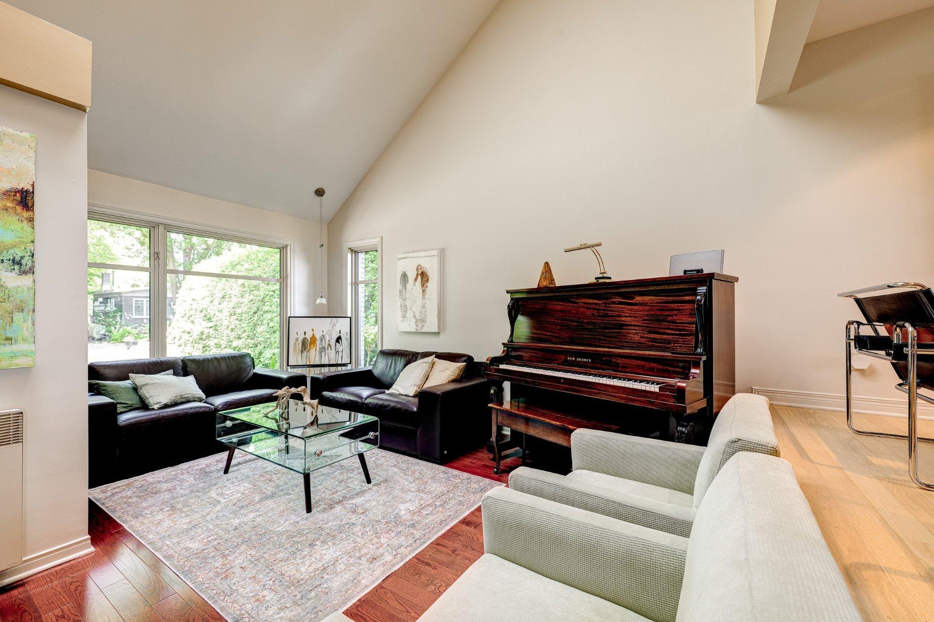 









2712


Rue Luc

,
Terrebonne (Lachenaie),




QC
J6V1A9

