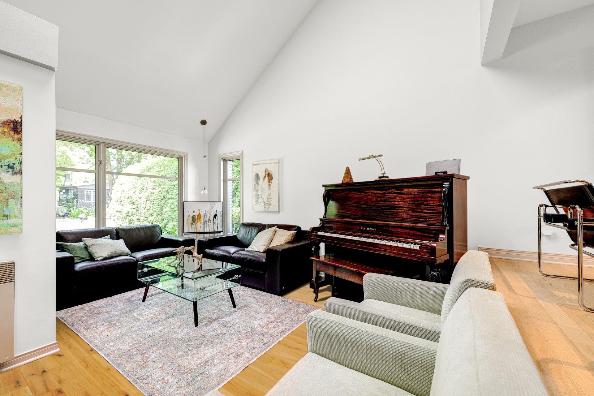 









2712


Rue Luc

,
Terrebonne (Lachenaie),




QC
J6V1A9

