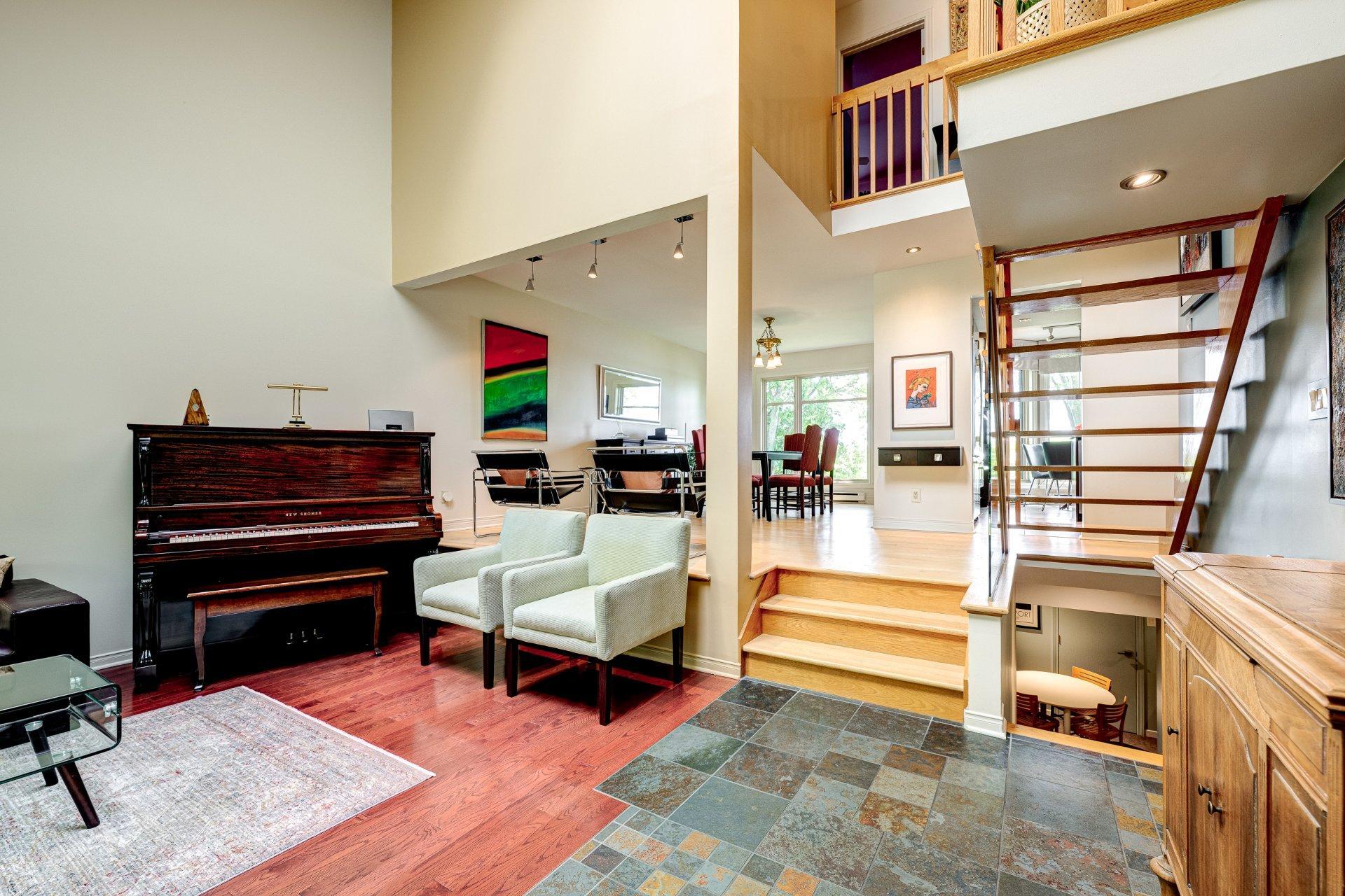 









2712


Rue Luc

,
Terrebonne (Lachenaie),




QC
J6V1A9

