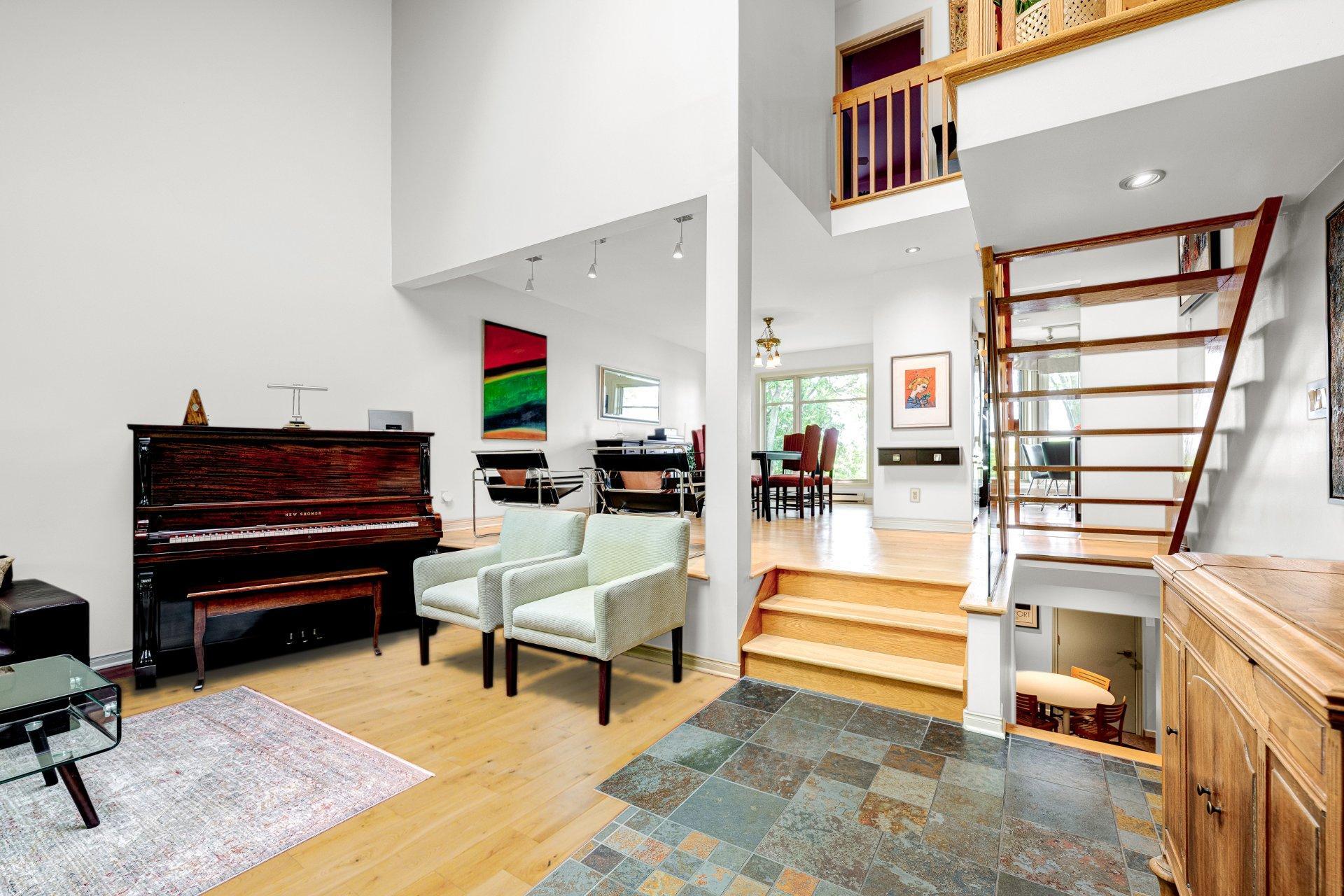 









2712


Rue Luc

,
Terrebonne (Lachenaie),




QC
J6V1A9

