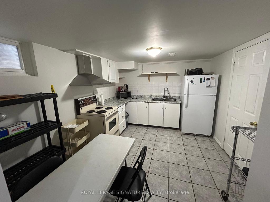 









4


Valetta

Court, Bsmt,
Toronto,




ON
M9V 3C6

