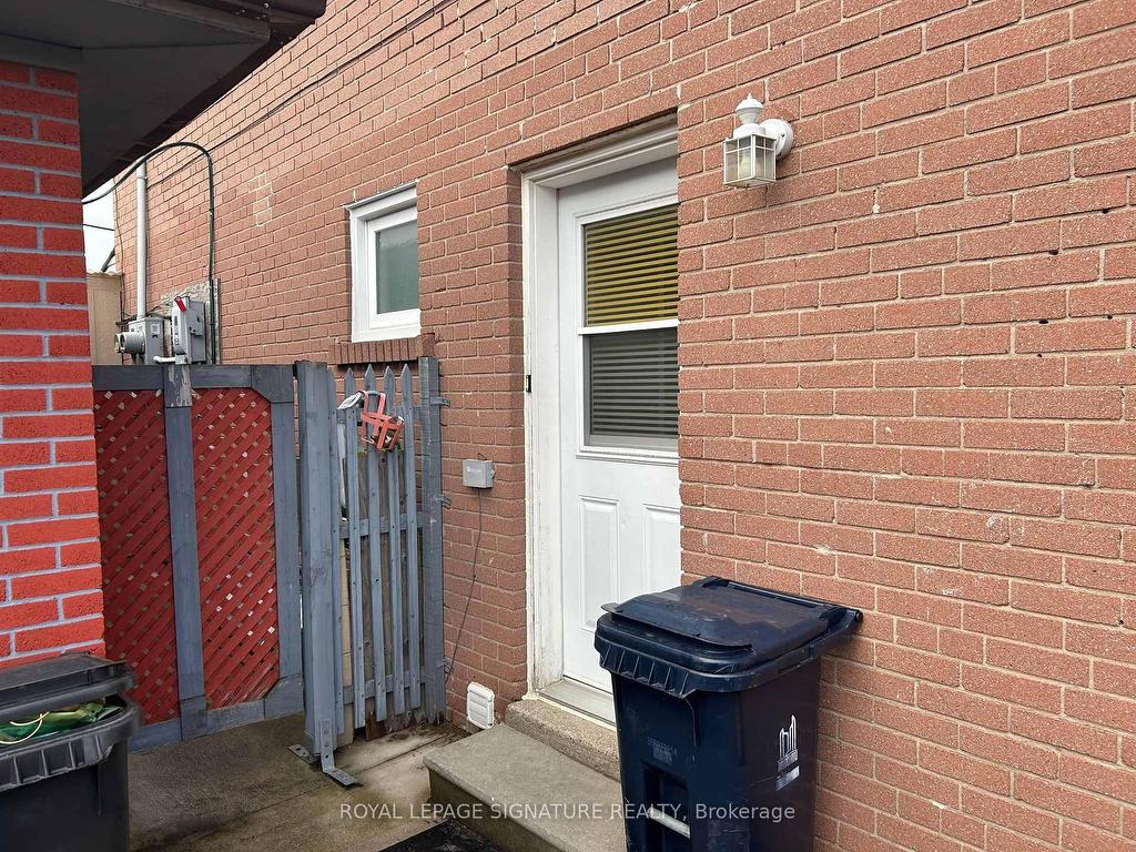 









4


Valetta

Court, Bsmt,
Toronto,




ON
M9V 3C6

