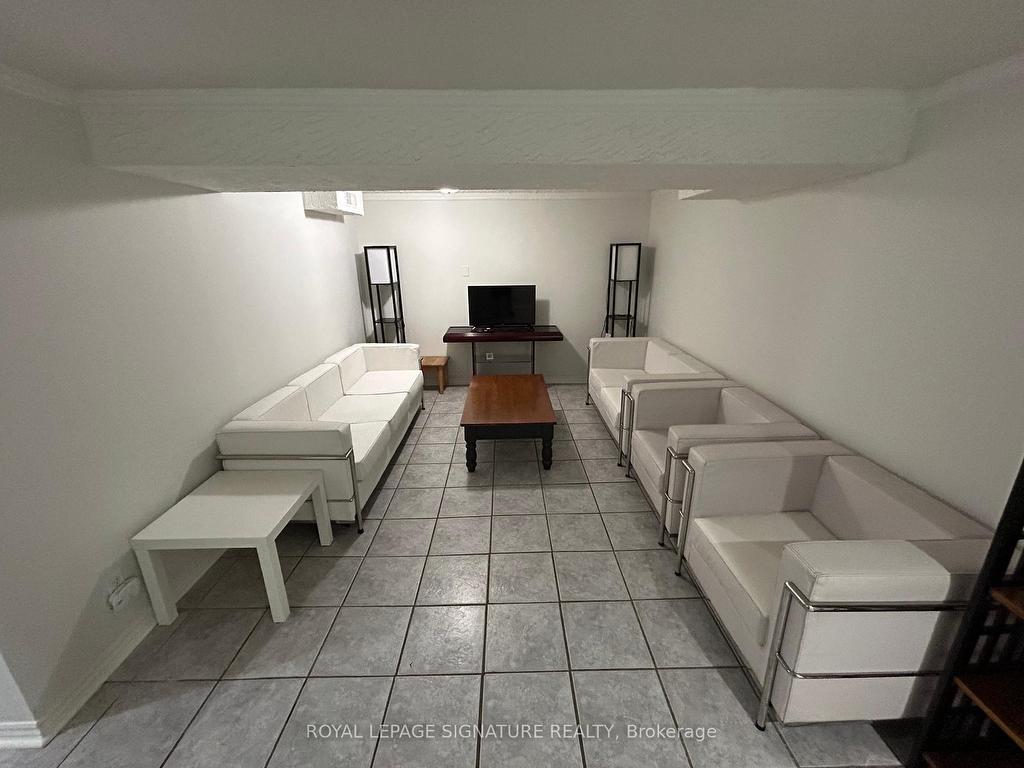 









4


Valetta

Court, Bsmt,
Toronto,




ON
M9V 3C6


