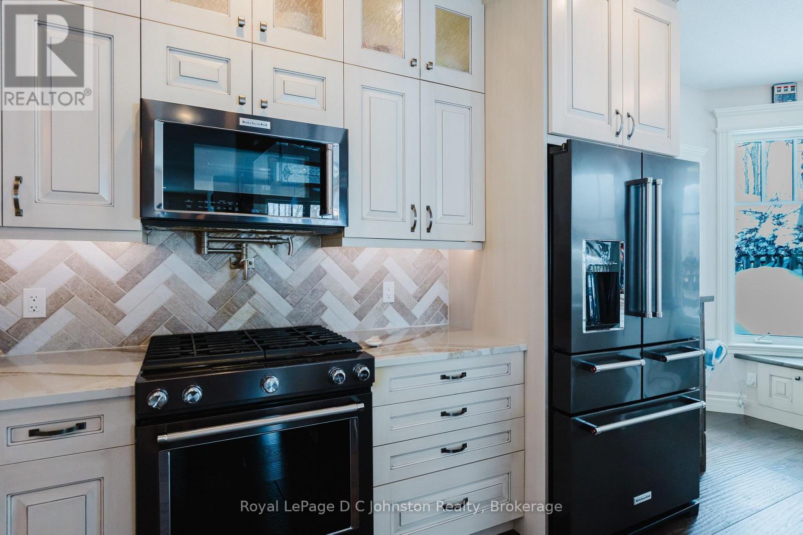 












830 MILL RIDGE COURT

,
Saugeen Shores,




Ontario
N0H2C4

