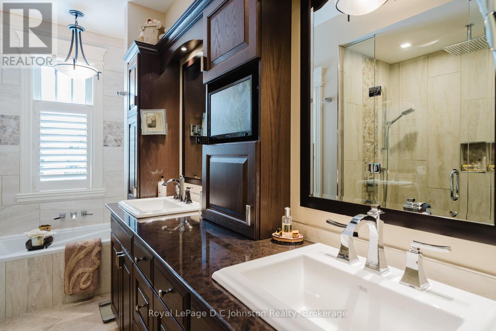 












830 MILL RIDGE COURT

,
Saugeen Shores,




Ontario
N0H2C4

