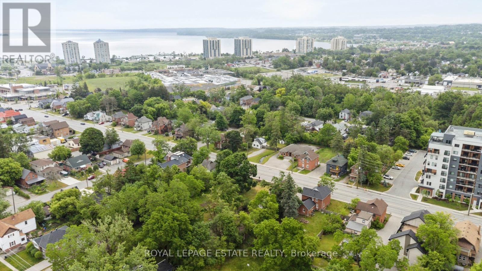 












226 DUNLOP STREET W

,
Barrie,




Ontario
L4N1B6

