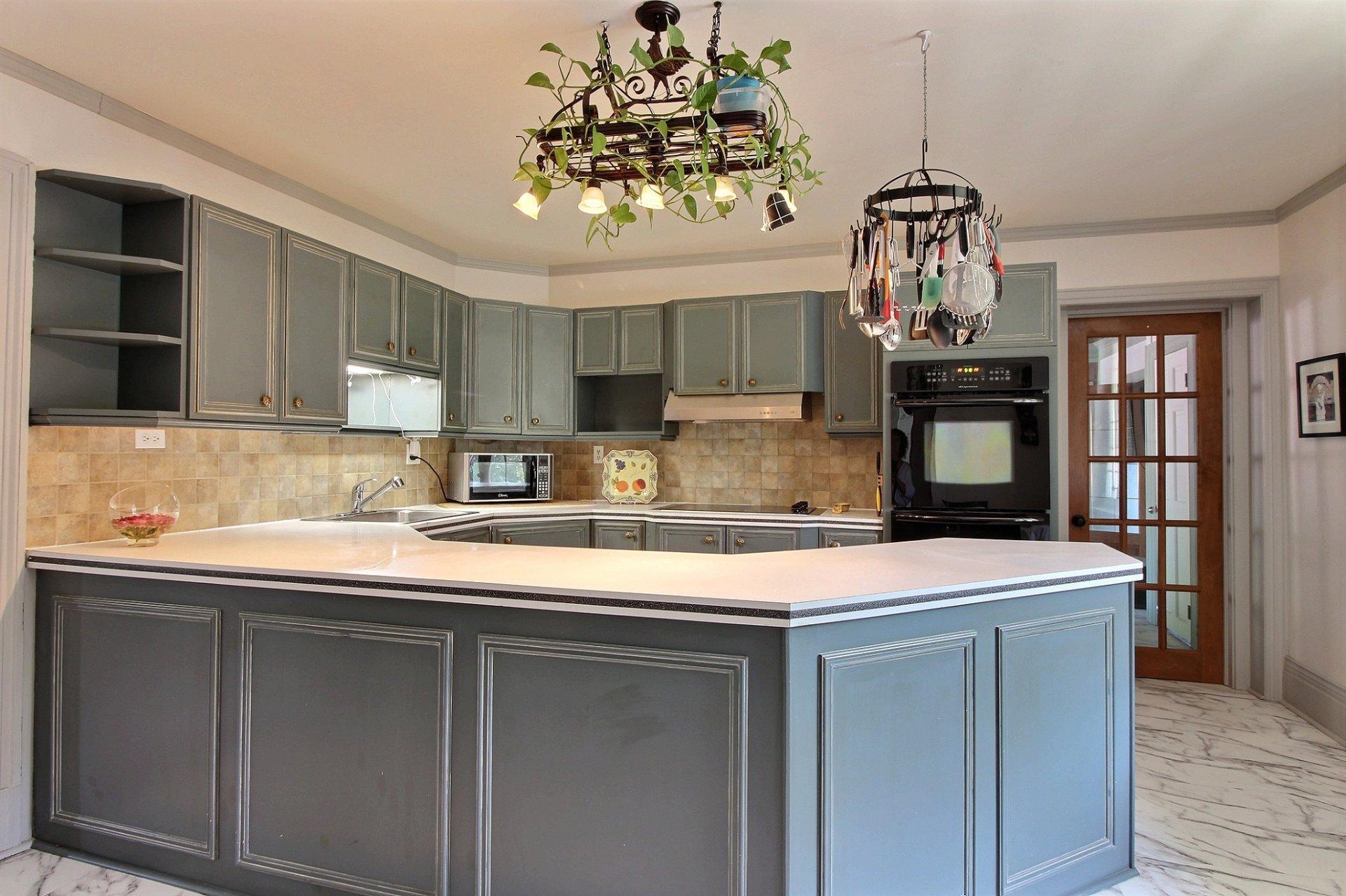 









170


Rue Joseph-Lucien-Malo

,
Papineauville,




QC
J0V1R0

