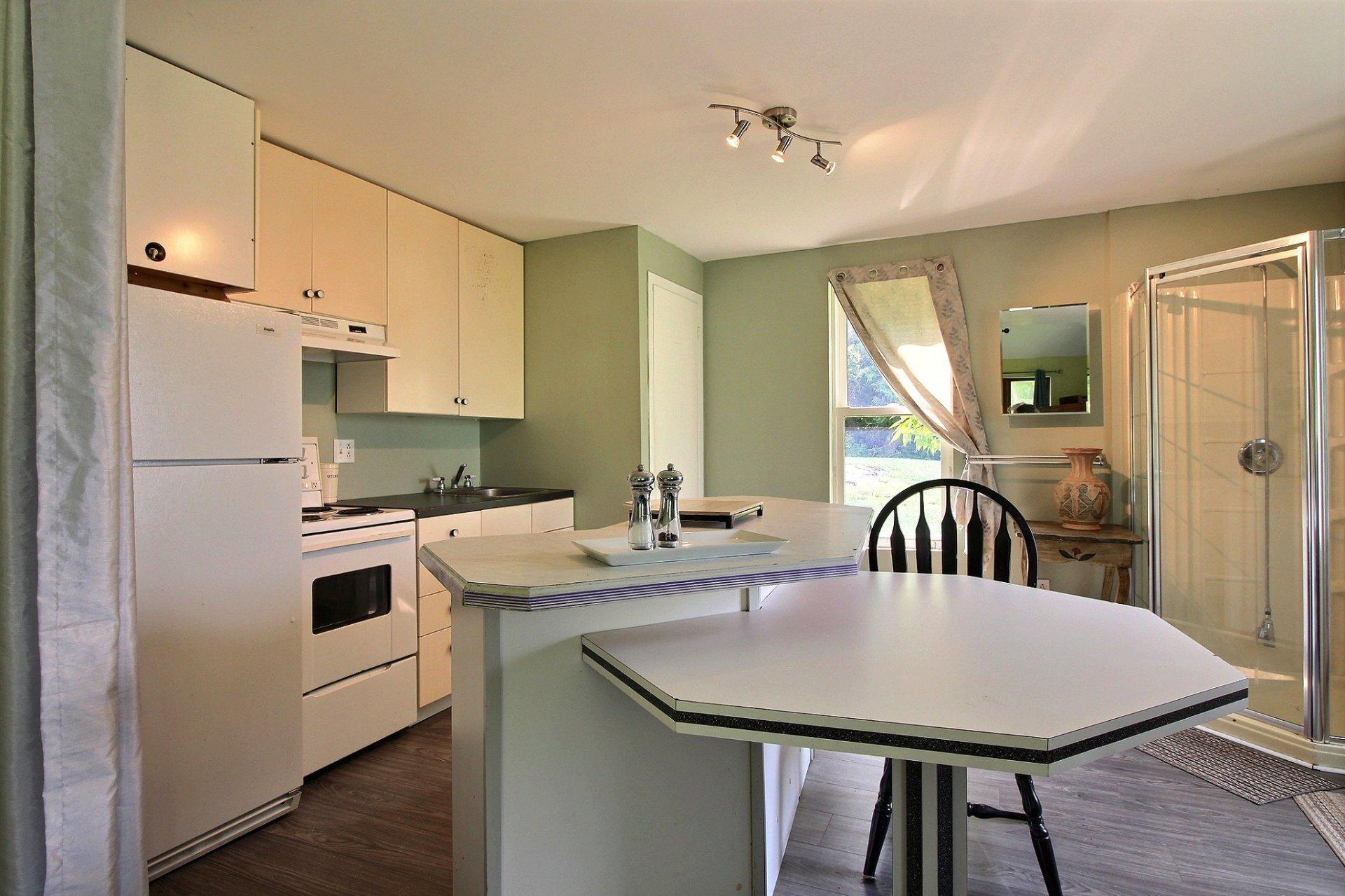 









170


Rue Joseph-Lucien-Malo

,
Papineauville,




QC
J0V1R0

