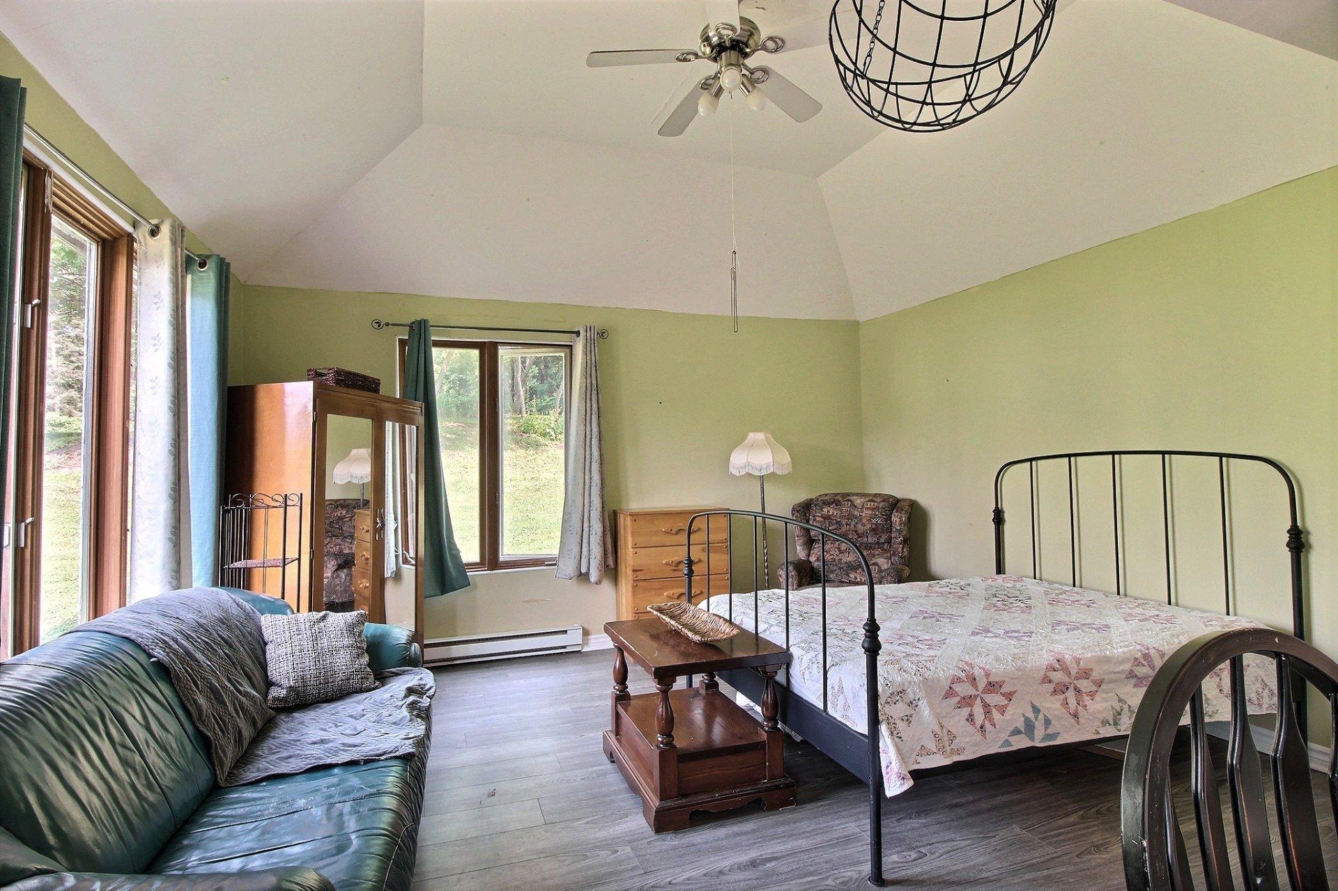 









170


Rue Joseph-Lucien-Malo

,
Papineauville,




QC
J0V1R0

