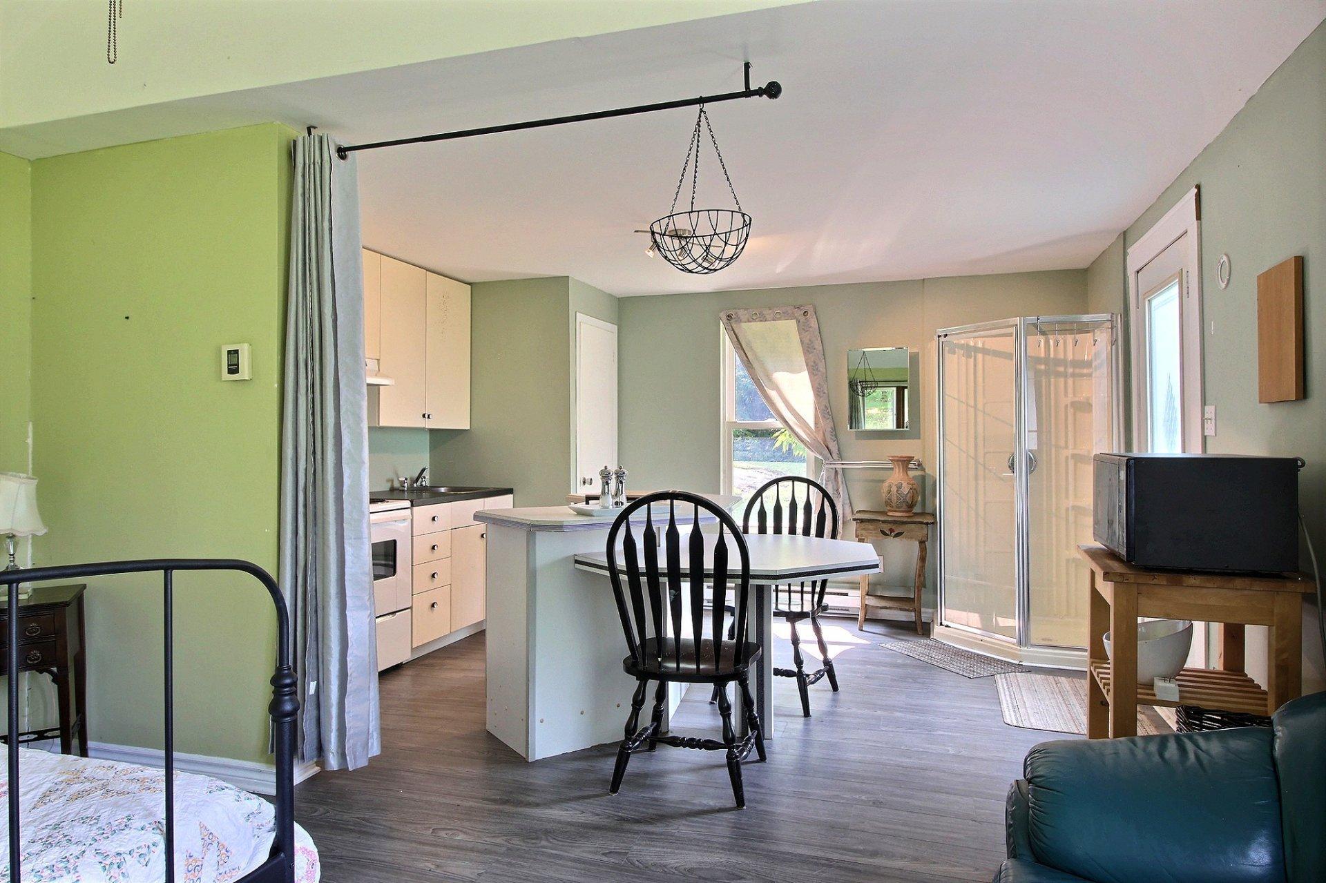 









170


Rue Joseph-Lucien-Malo

,
Papineauville,




QC
J0V1R0

