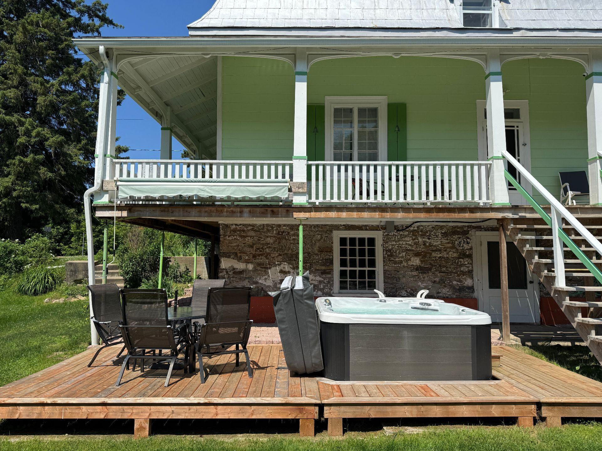 









170


Rue Joseph-Lucien-Malo

,
Papineauville,




QC
J0V1R0

