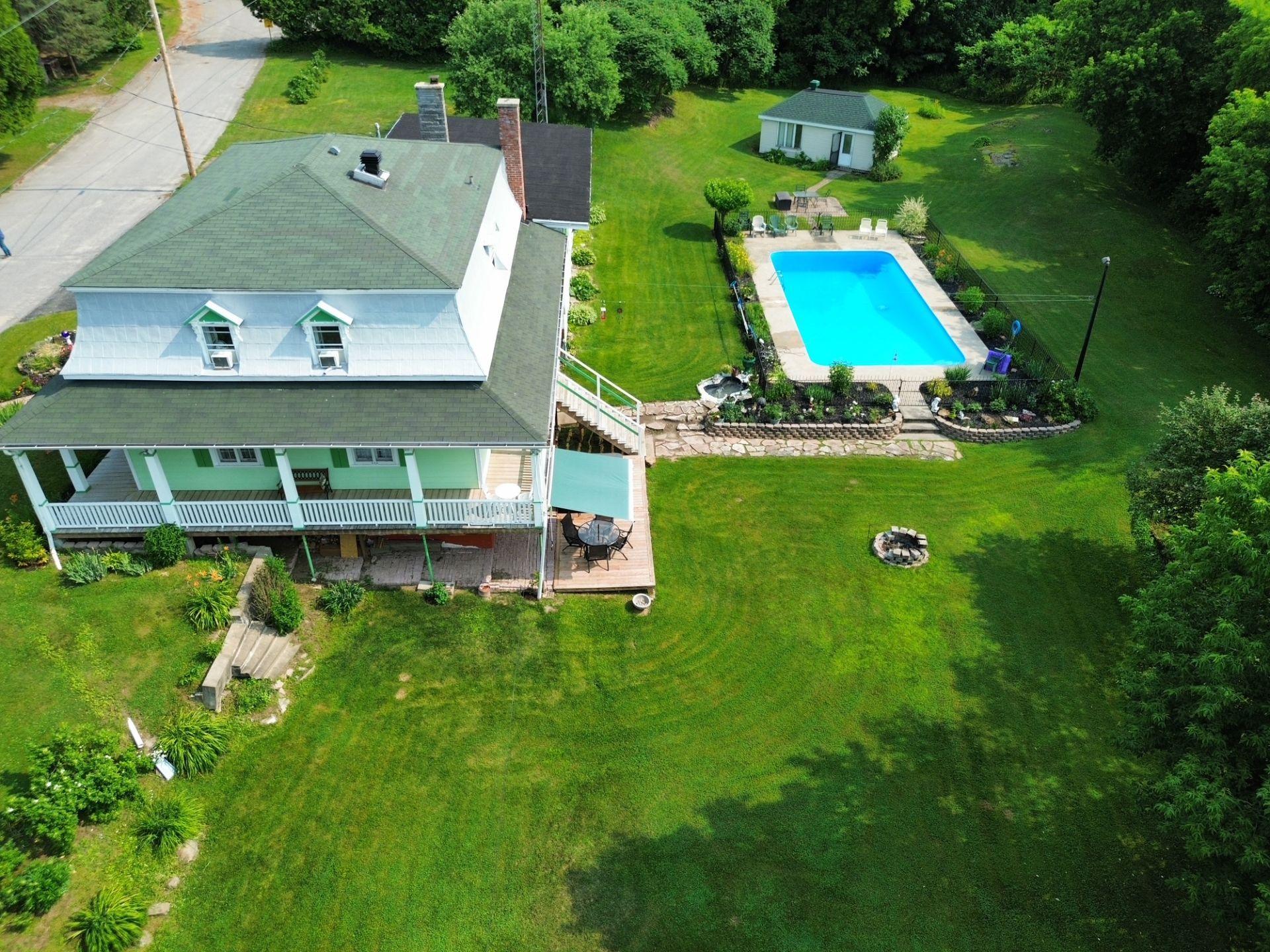 









170


Rue Joseph-Lucien-Malo

,
Papineauville,




QC
J0V1R0

