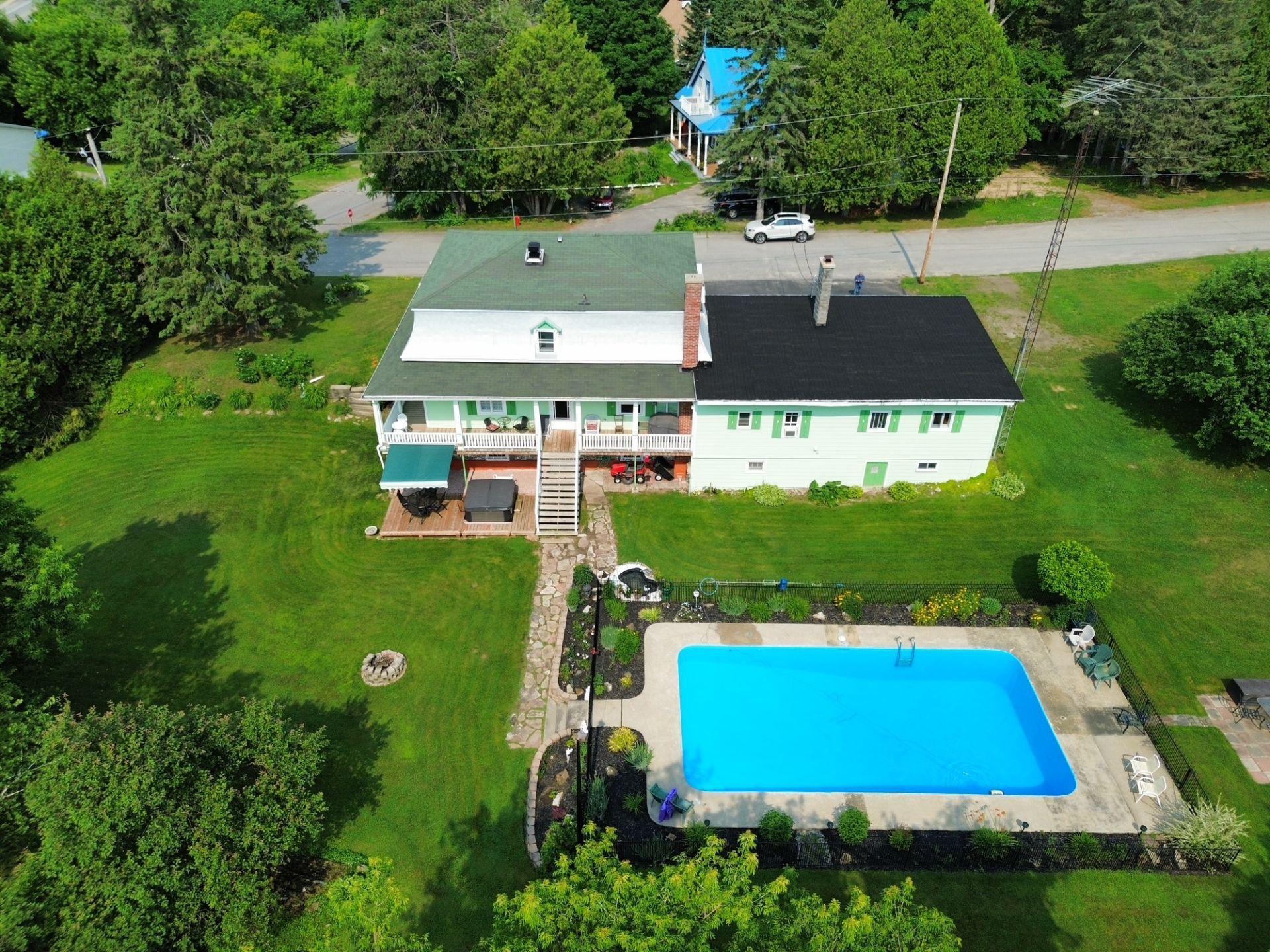 









170


Rue Joseph-Lucien-Malo

,
Papineauville,




QC
J0V1R0

