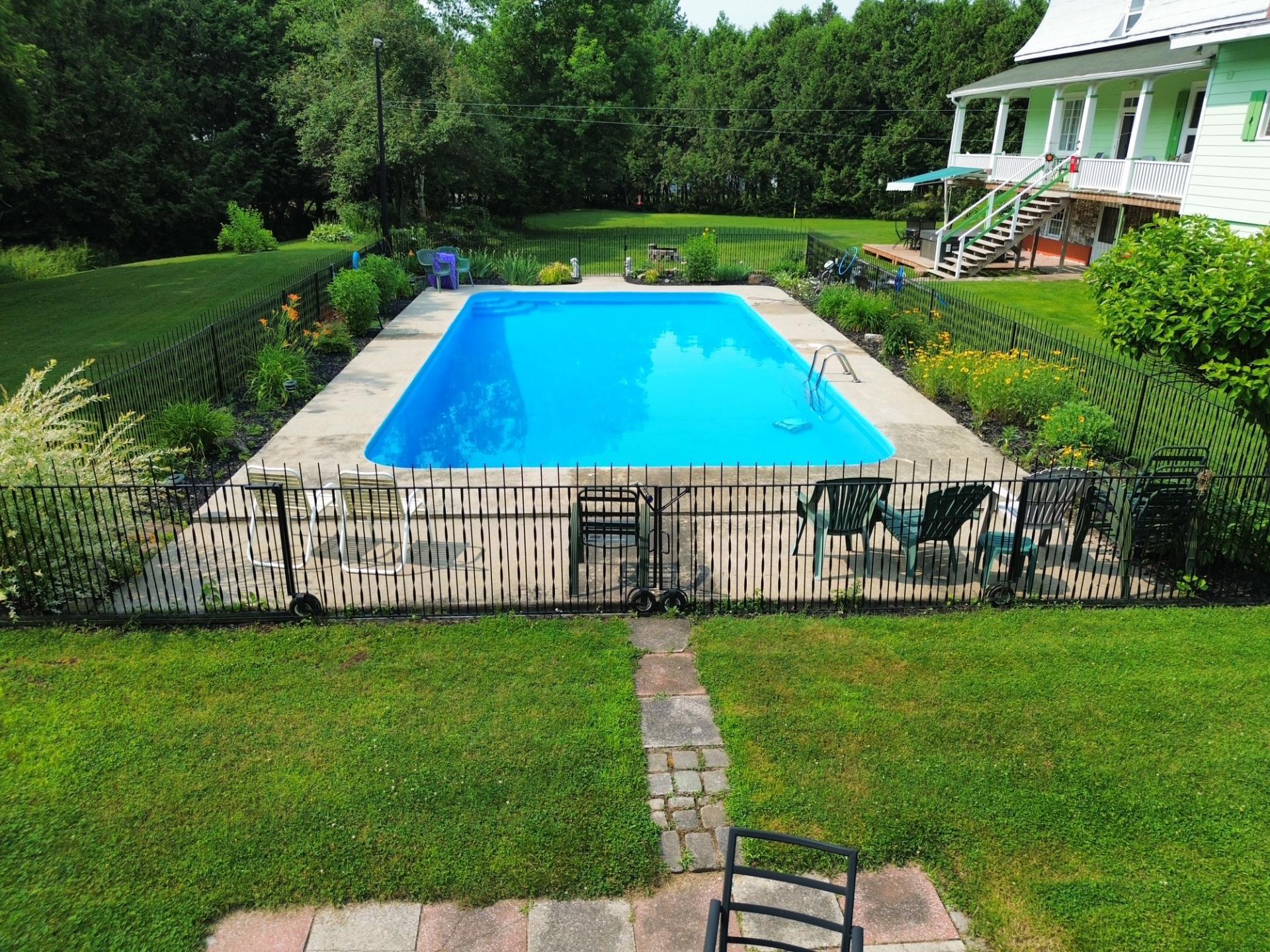 









170


Rue Joseph-Lucien-Malo

,
Papineauville,




QC
J0V1R0

