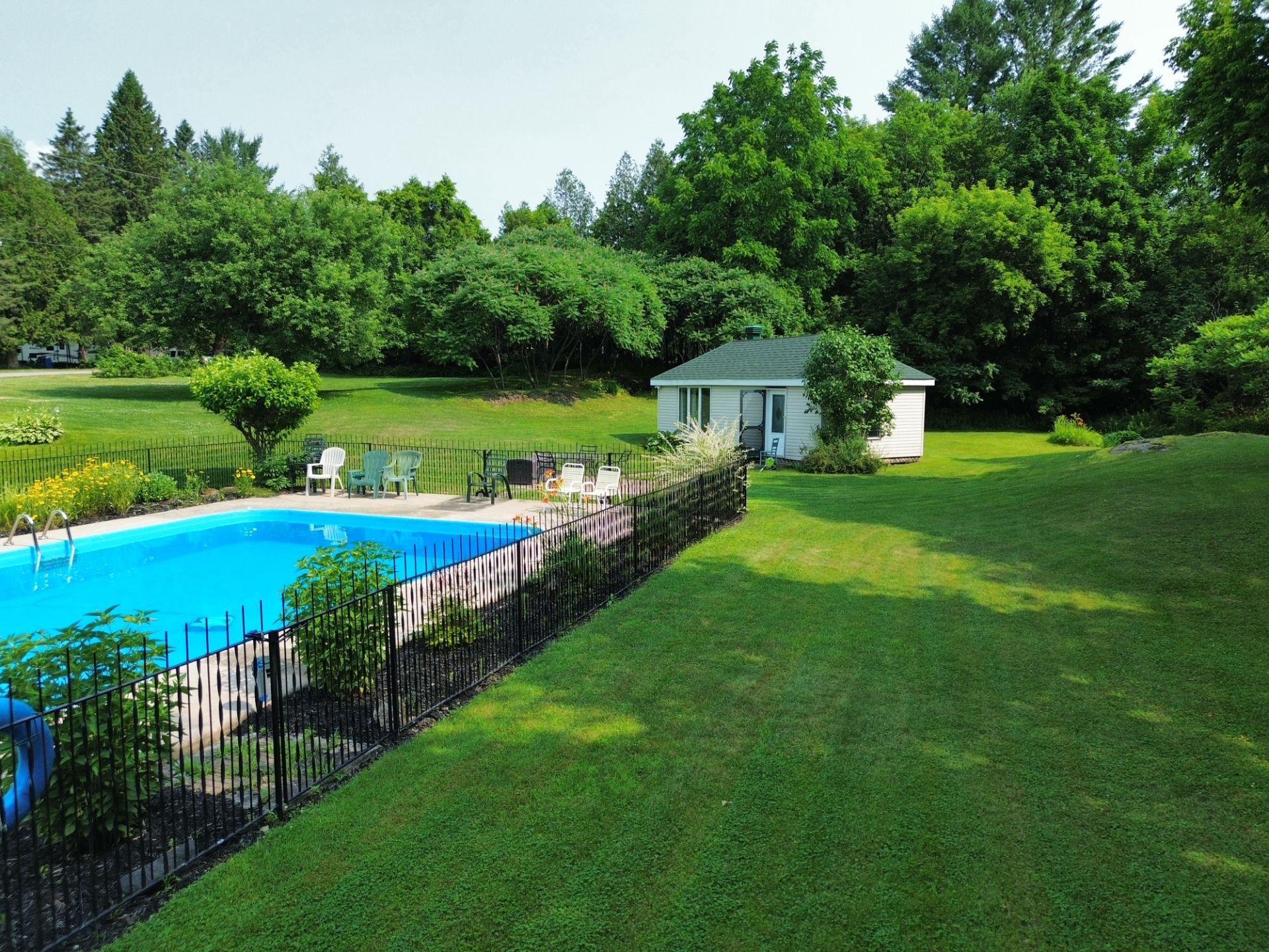 









170


Rue Joseph-Lucien-Malo

,
Papineauville,




QC
J0V1R0

