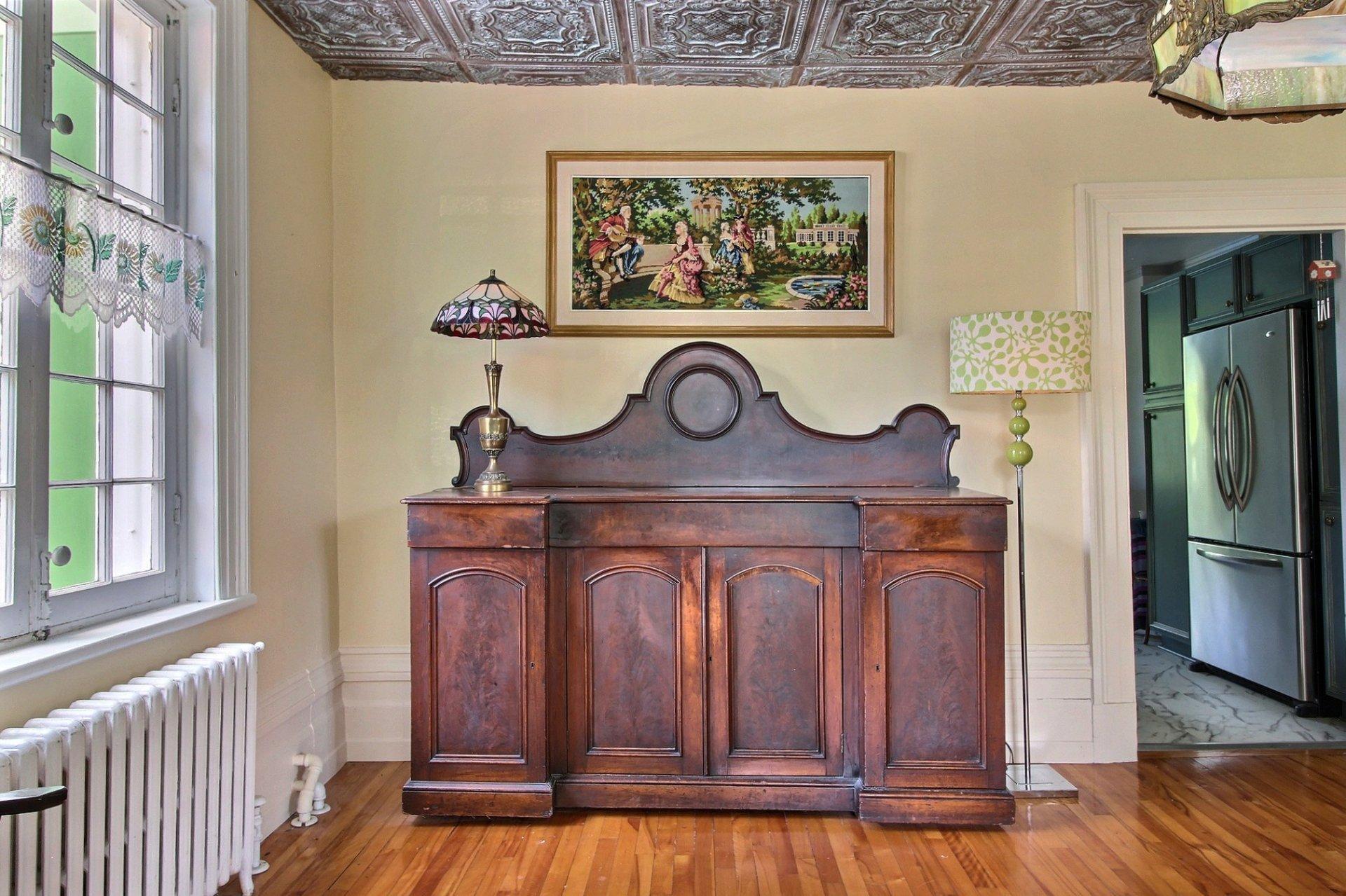 









170


Rue Joseph-Lucien-Malo

,
Papineauville,




QC
J0V1R0

