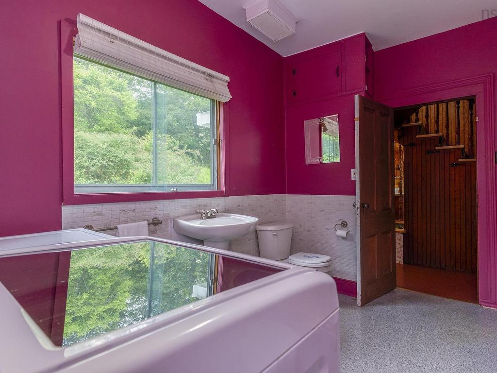 












13 Mcmanus Road

,
Halifax,




NS
B3P 1R1


