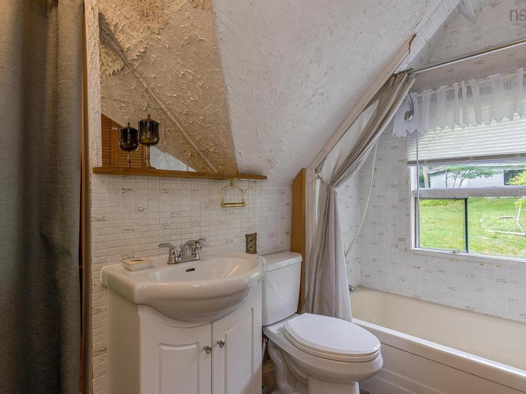 












13 Mcmanus Road

,
Halifax,




NS
B3P 1R1

