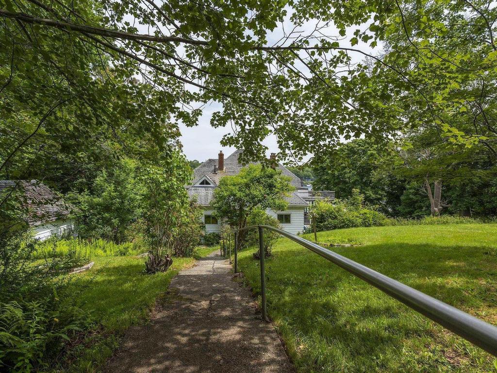












13 Mcmanus Road

,
Halifax,




NS
B3P 1R1

