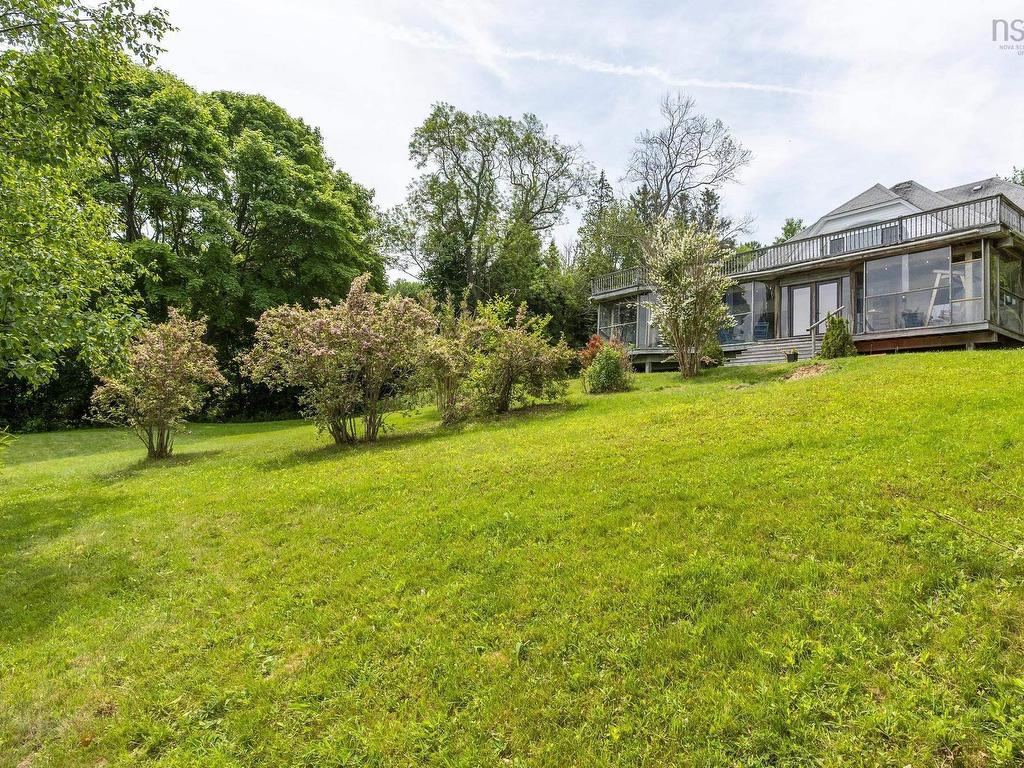 












13 Mcmanus Road

,
Halifax,




NS
B3P 1R1

