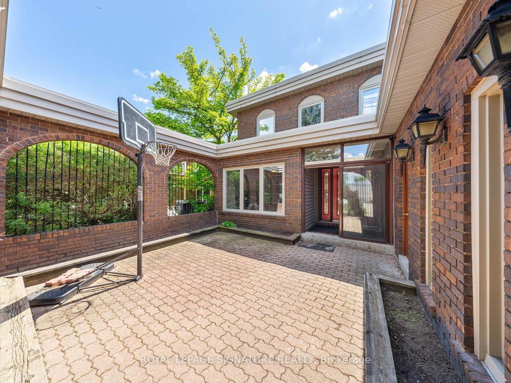 









63


Collingdale

Road,
Toronto,




ON
M9V 3R2

