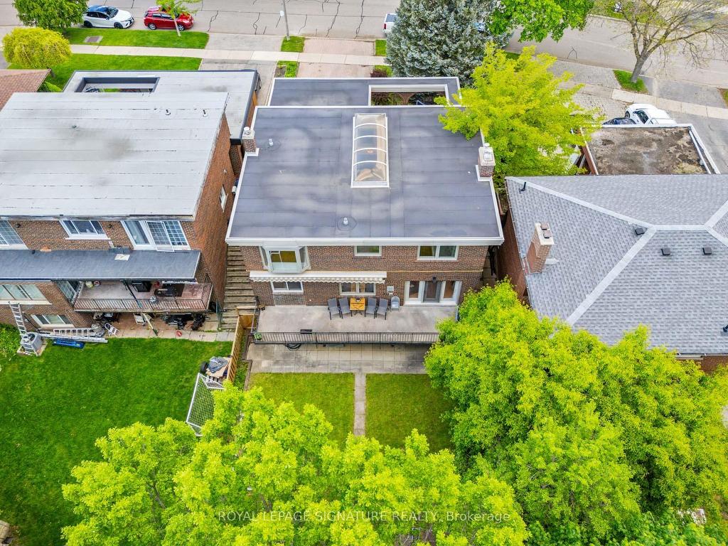 









63


Collingdale

Road,
Toronto,




ON
M9V 3R2

