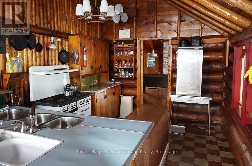 












AE 380 & JDD 651 BIRD LAKE

,
Killarney,




Ontario
P0M2A0

