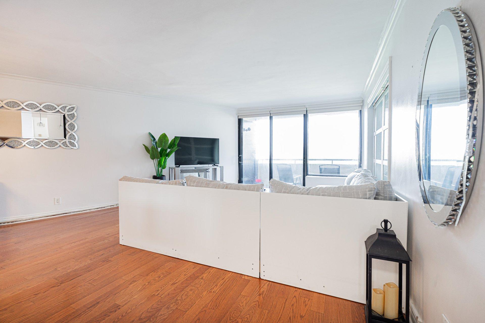 









2555


Av. du Havre-des-Îles

, 901,
Laval (Chomedey),




QC
H7R4S4

