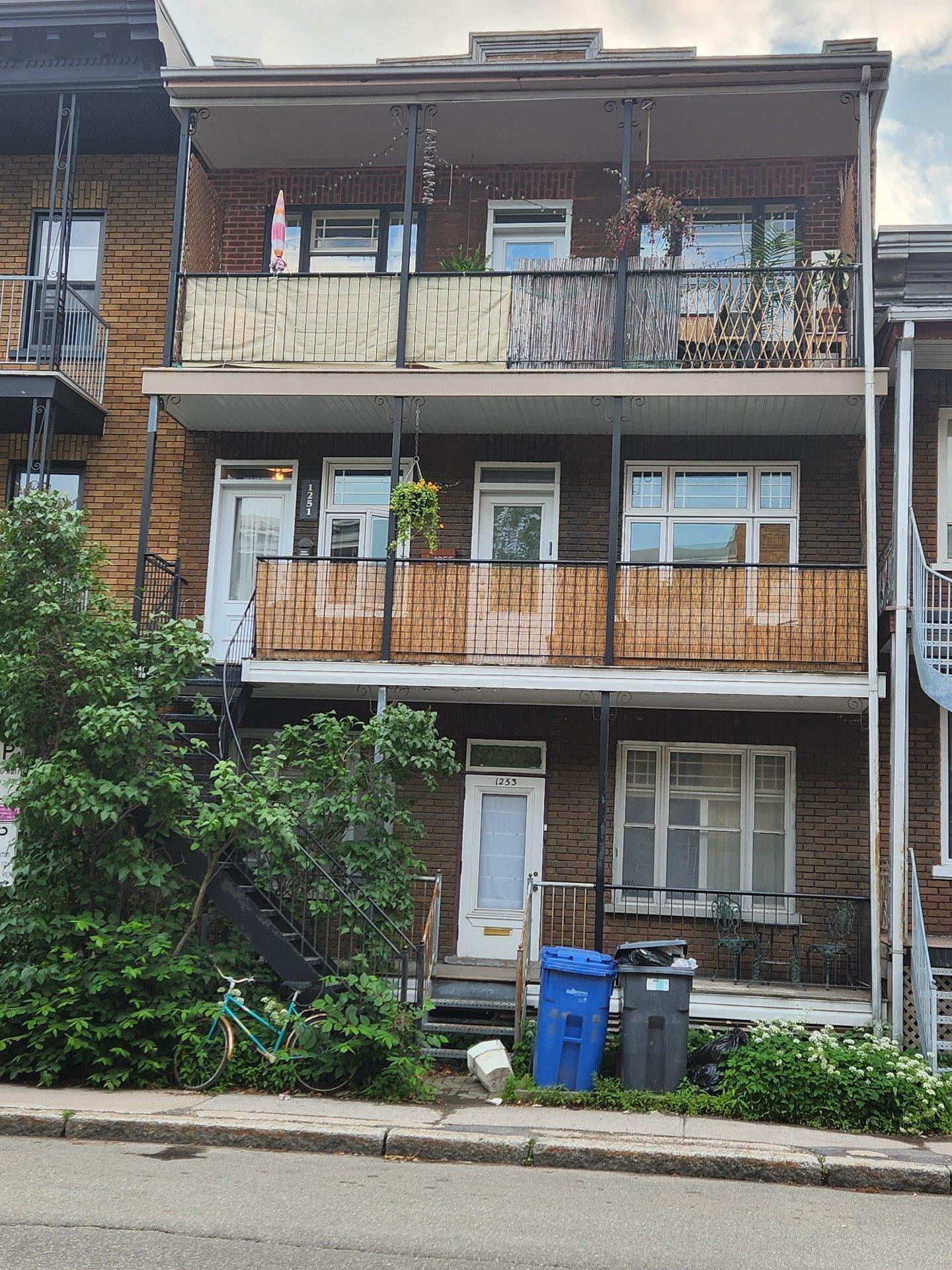 









1253


1re Avenue

,
Québec (La Cité-Limoilou),




QC
G1L3K7

