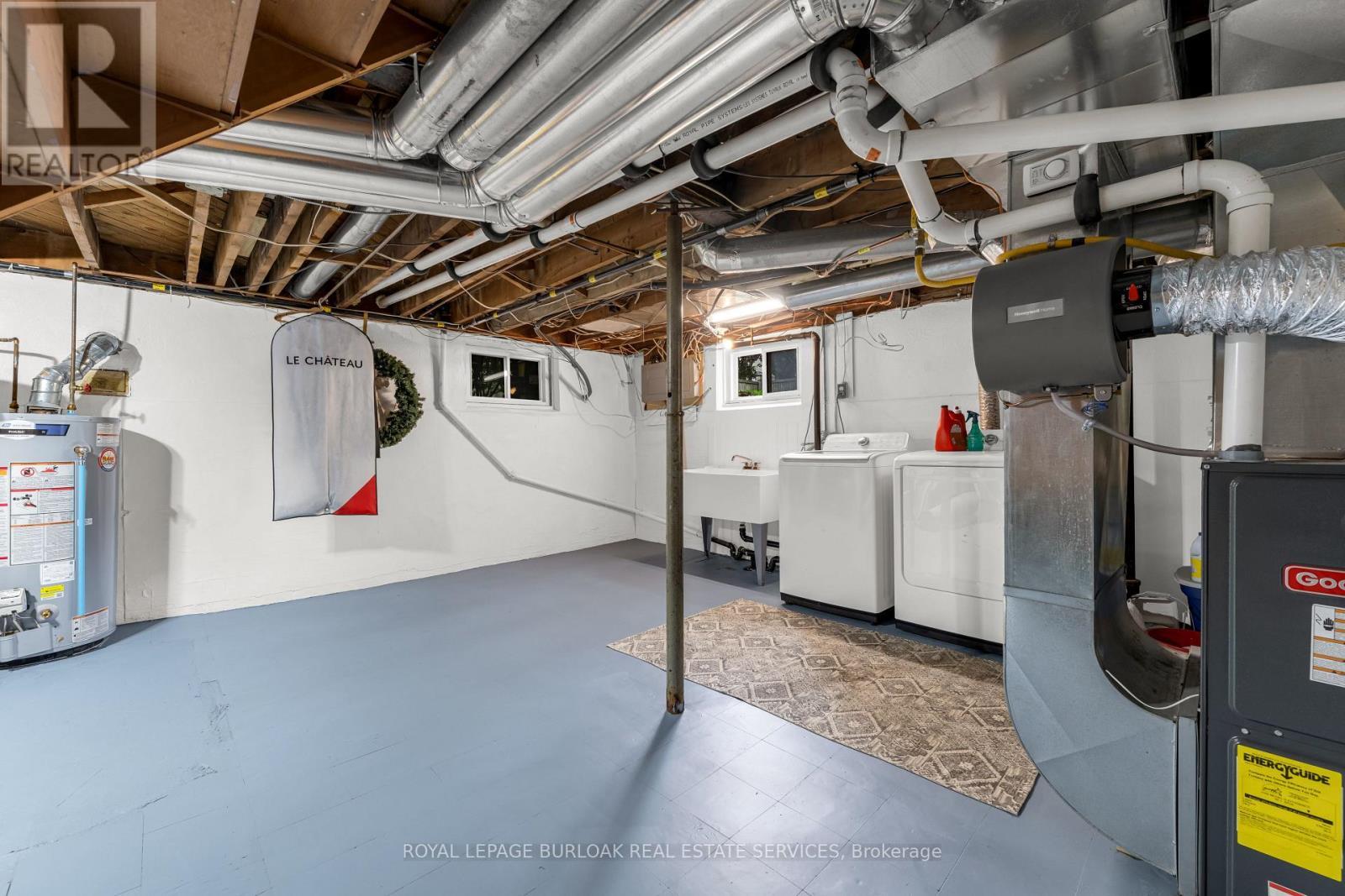 












605 EMERALD STREET

,
Burlington,




Ontario
L7R2P3

