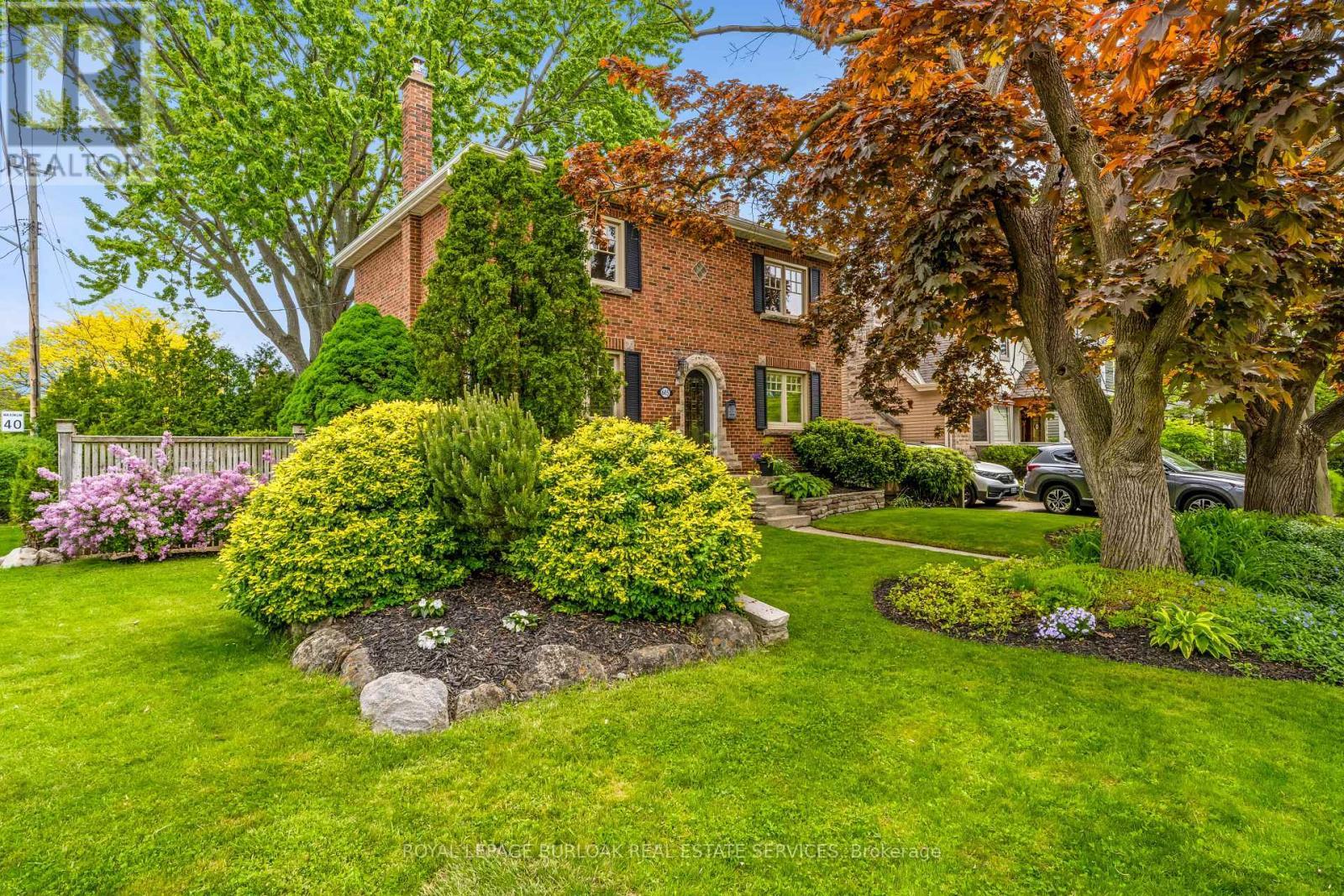 












605 EMERALD STREET

,
Burlington,




Ontario
L7R2P3

