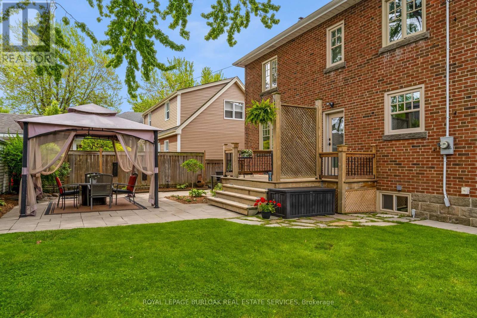 












605 EMERALD STREET

,
Burlington,




Ontario
L7R2P3

