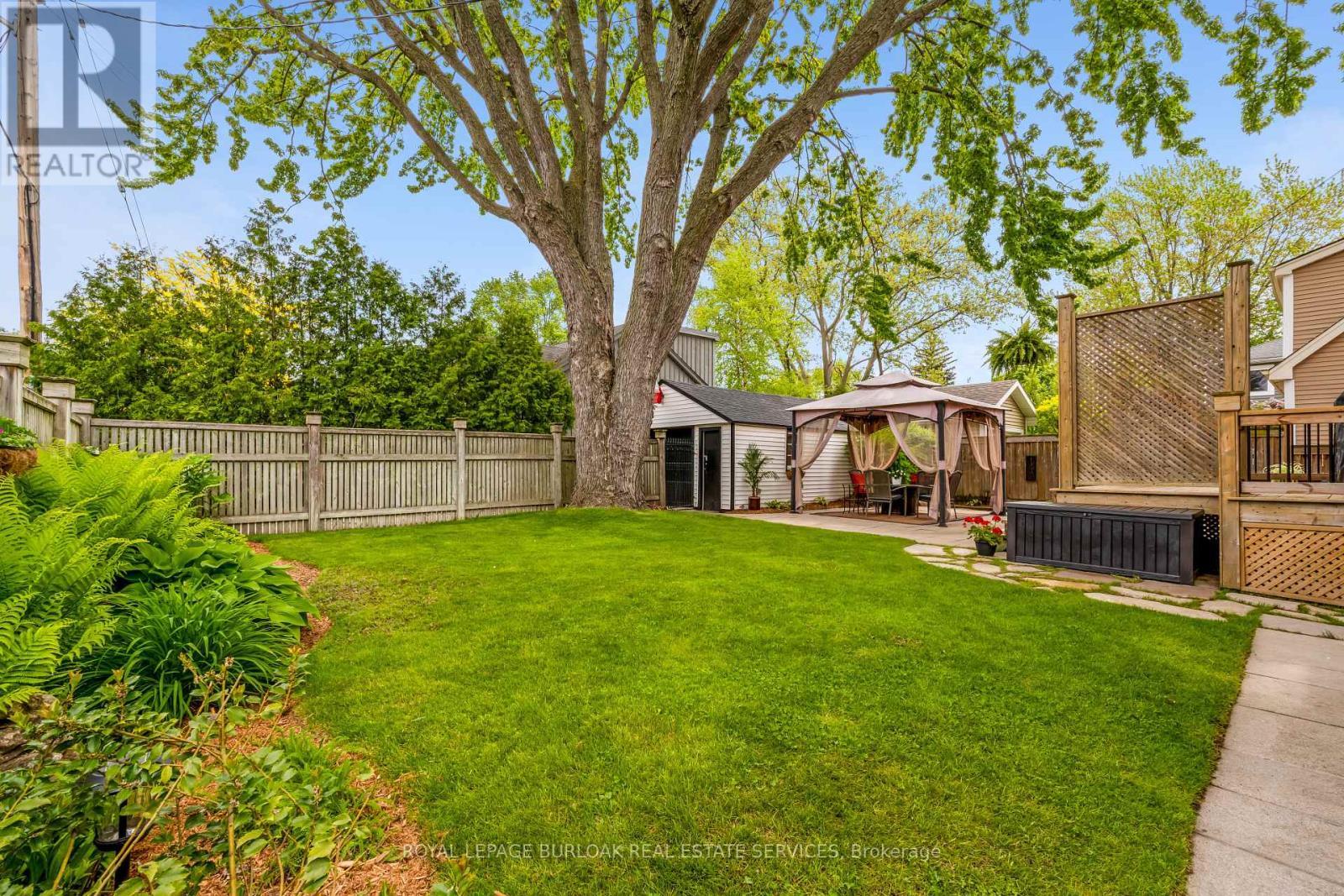 












605 EMERALD STREET

,
Burlington,




Ontario
L7R2P3

