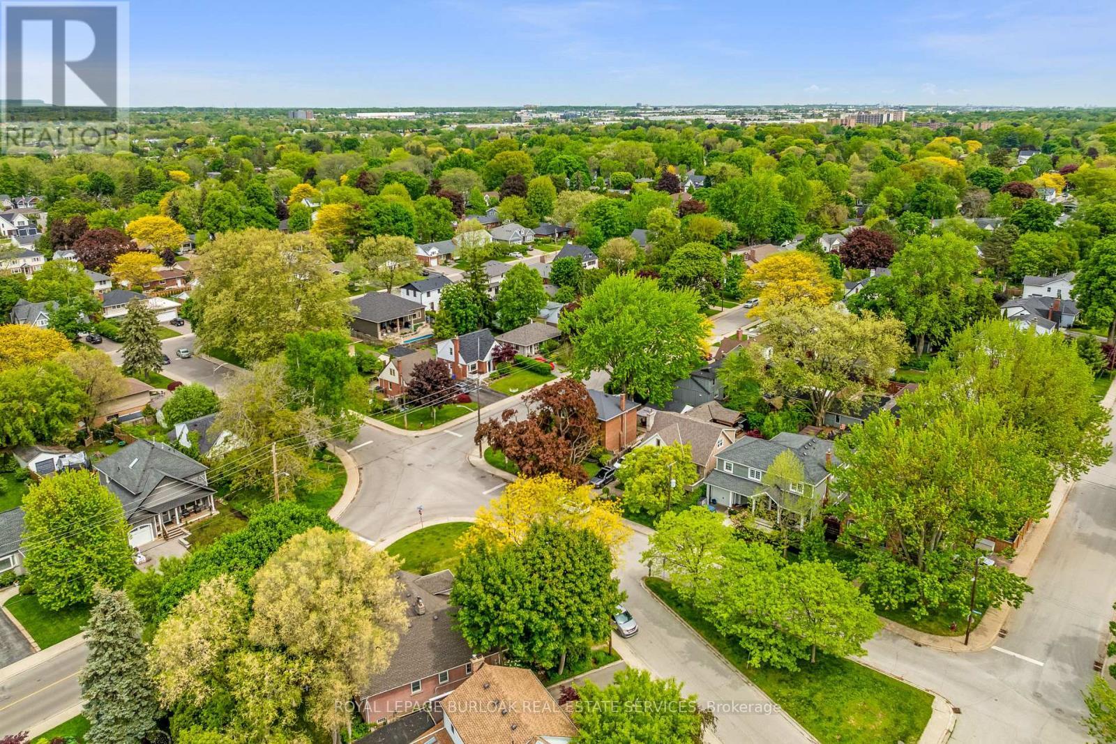 












605 EMERALD STREET

,
Burlington,




Ontario
L7R2P3

