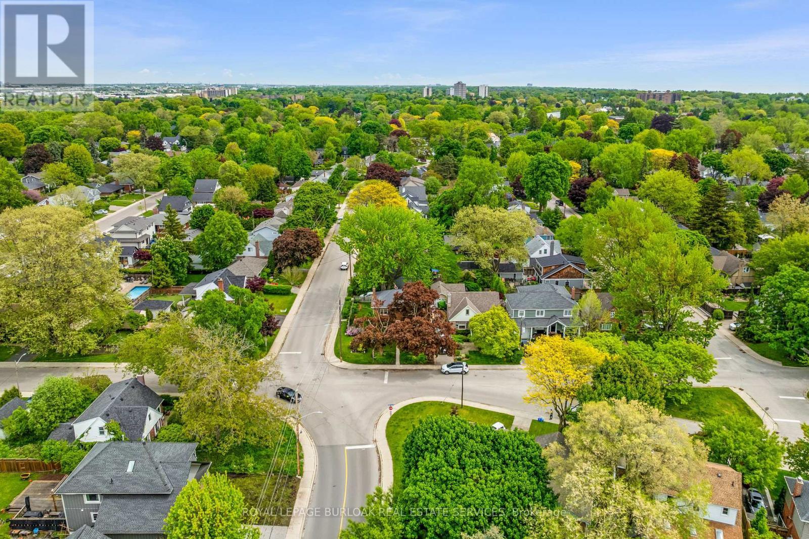 












605 EMERALD STREET

,
Burlington,




Ontario
L7R2P3

