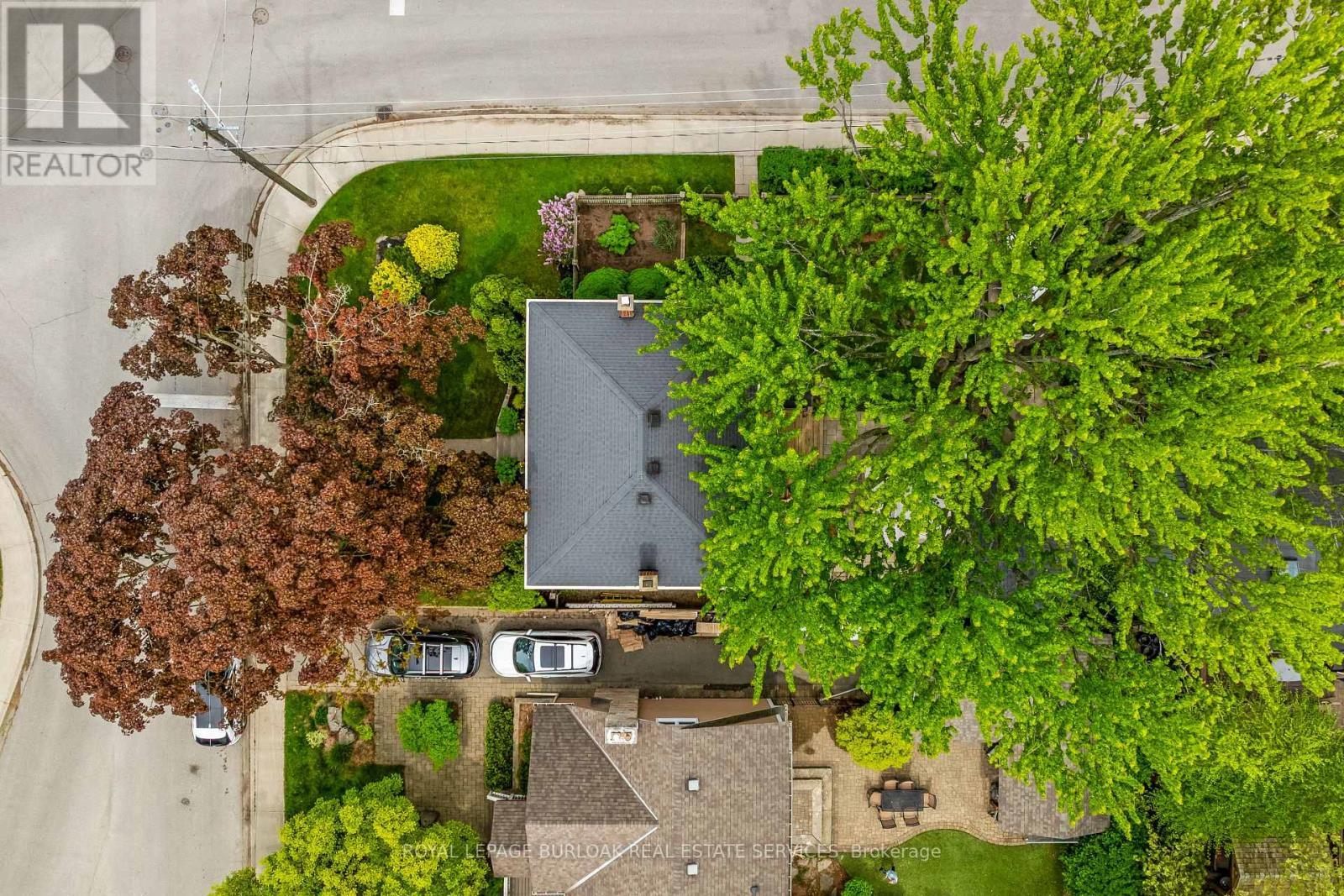 












605 EMERALD STREET

,
Burlington,




Ontario
L7R2P3

