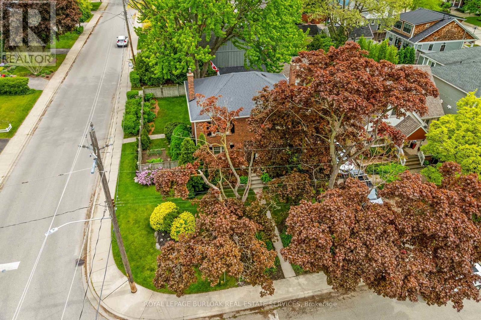 












605 EMERALD STREET

,
Burlington,




Ontario
L7R2P3

