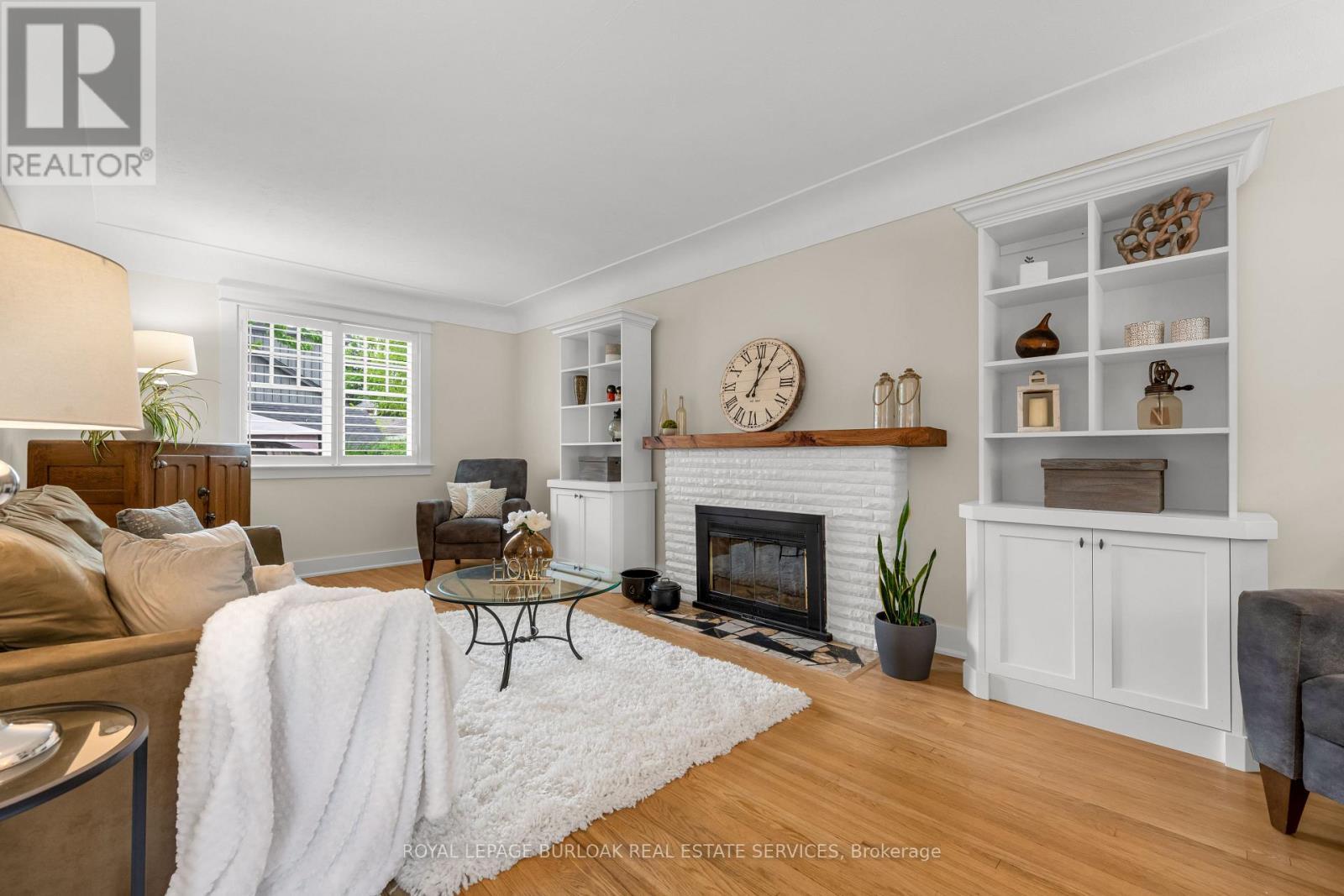 












605 EMERALD STREET

,
Burlington,




Ontario
L7R2P3

