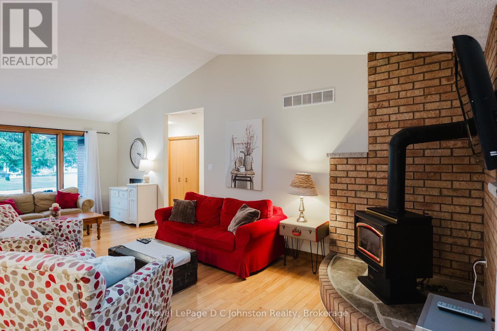 












30 CEDAR BUSH DRIVE

,
Saugeen Shores,




Ontario
N0H2L0

