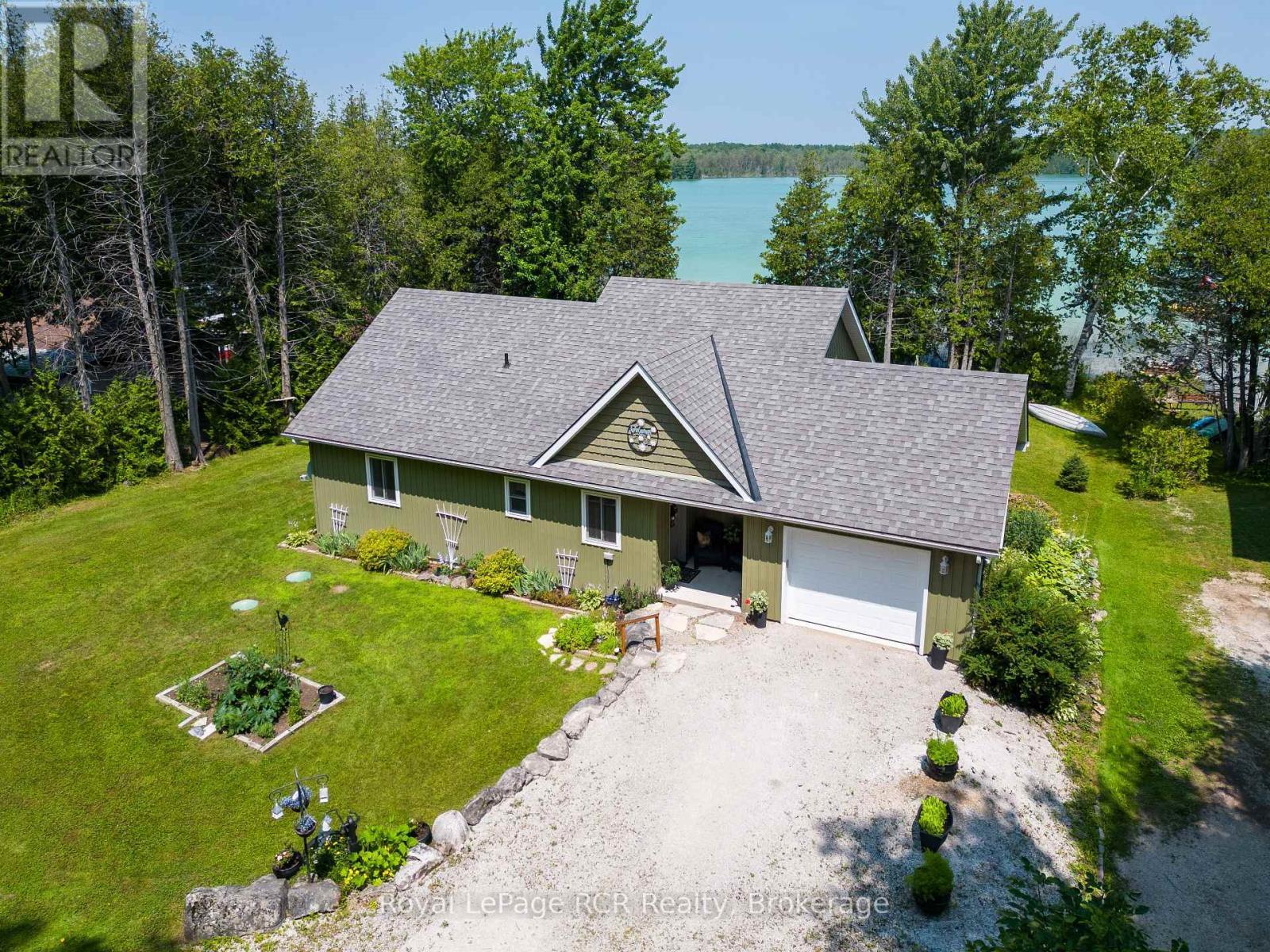 












121 BROWNS LANE

,
Georgian Bluffs,




Ontario
N0H2K0

