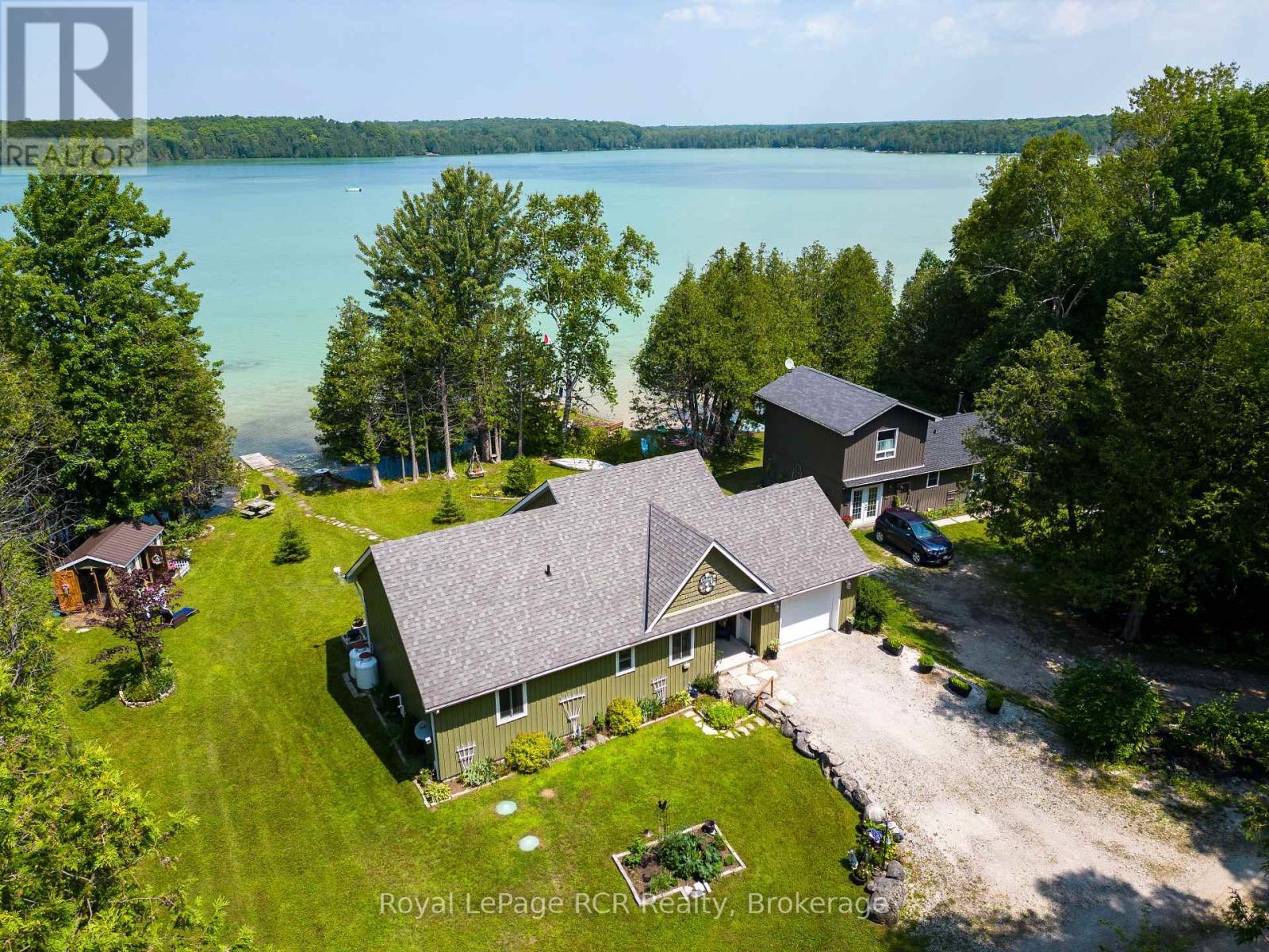 












121 BROWNS LANE

,
Georgian Bluffs,




Ontario
N0H2K0

