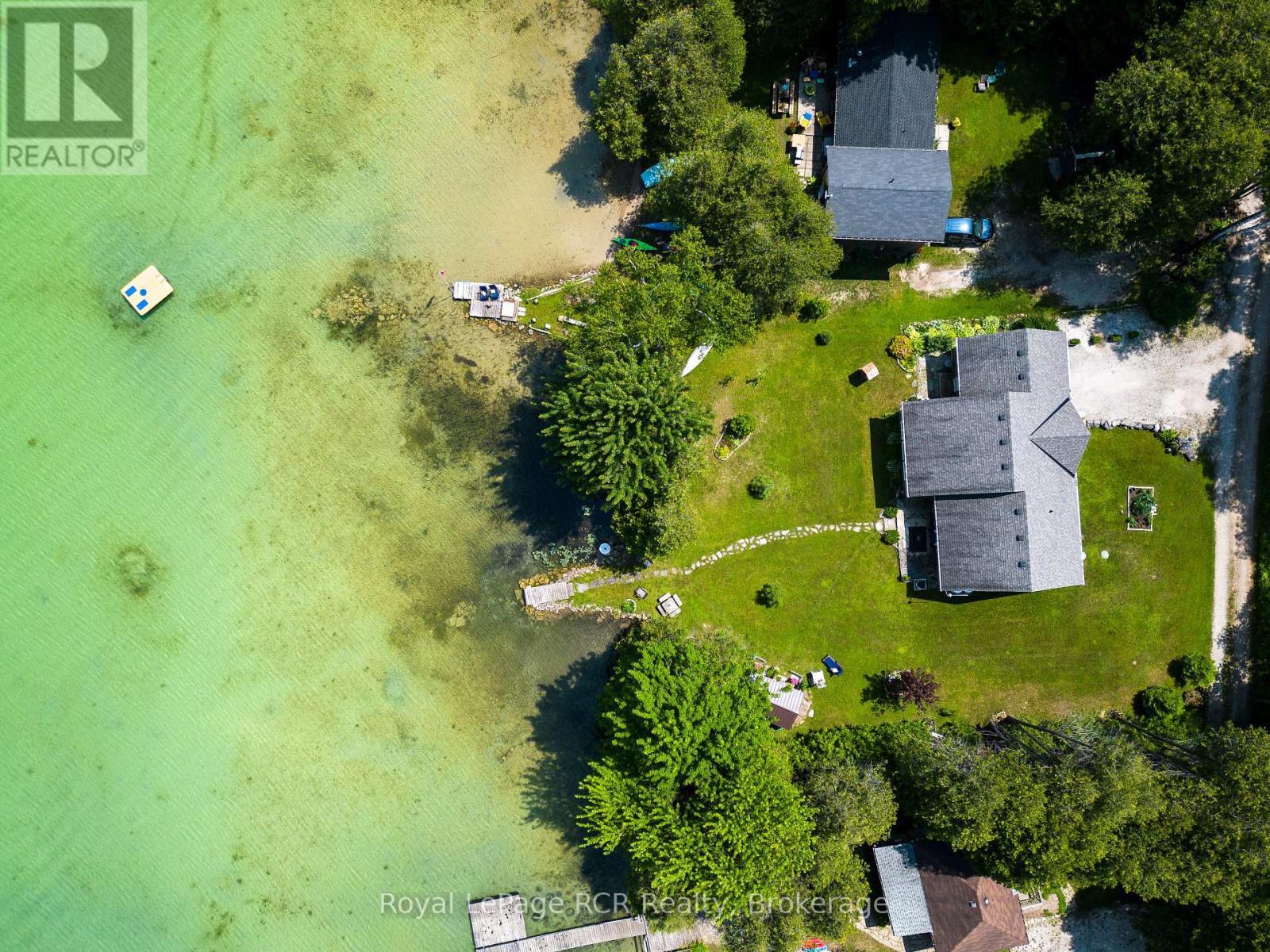 












121 BROWNS LANE

,
Georgian Bluffs,




Ontario
N0H2K0

